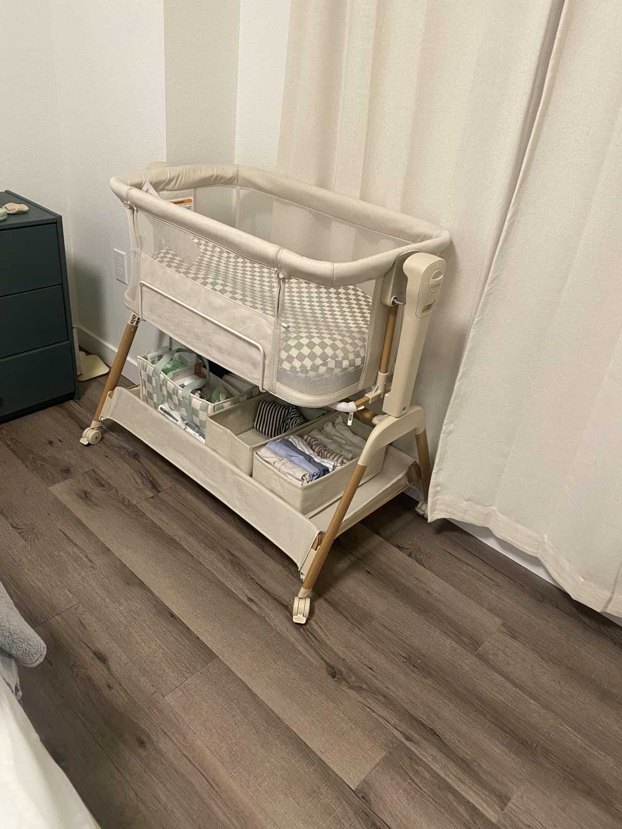 Ezebaby Baby Bassinet Bedside Sleeper: 3-in-1 Rocking Bassinet for Baby - Breathable Full-Mesh Crib with Mattress, 6 Height Adjustable, Portable Crib with Lockable Wheels for Newborns customer photo 1