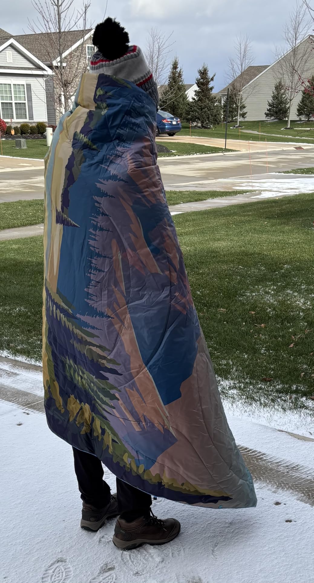 Gonex Camping Blanket, Packable Wearable Puffy Outdoor Blanket | Poncho Design, Breathable Warmth, 40D Water-Resistant Polyester, Machine Washable, 79