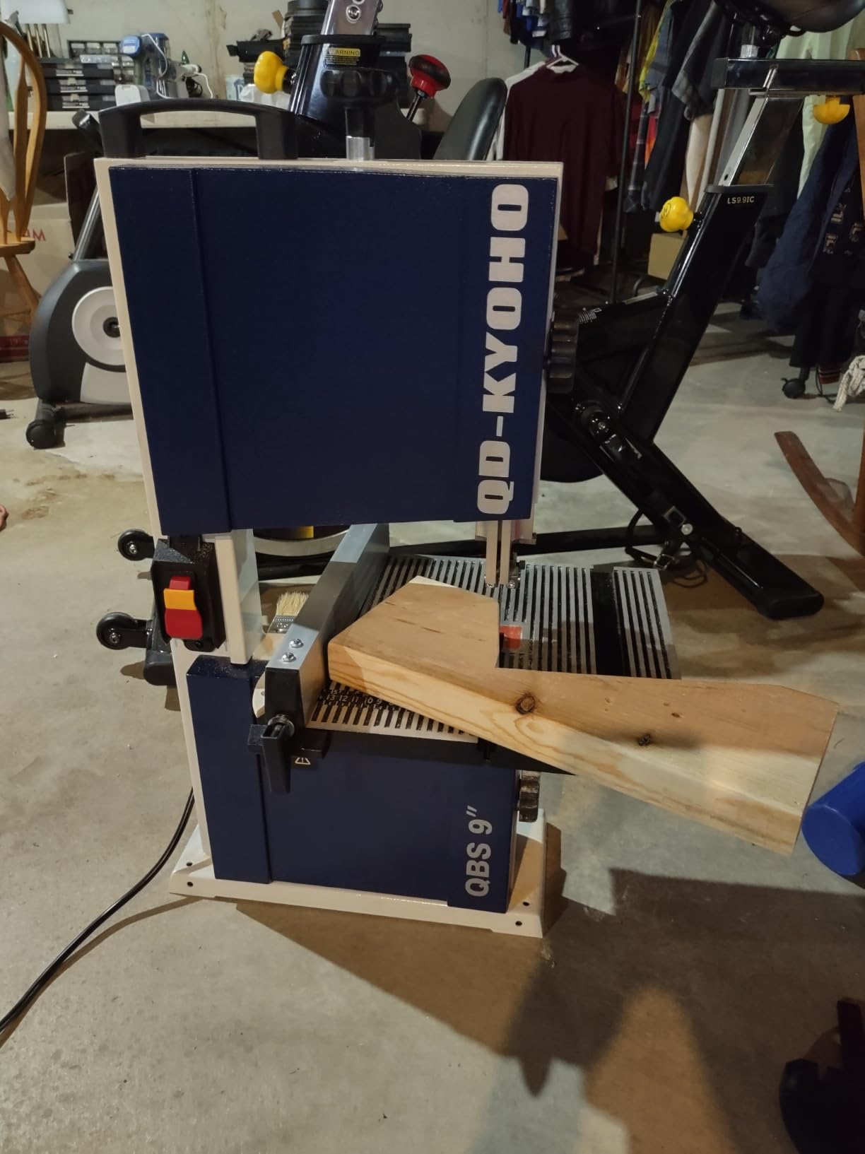 Band Saw, Portable 9-Inch Bandsaw for Woodworking, 2526 FPM Benchtop, 1/3 HP(output), 120 V 2.5-Amp Motor, Band Saws with Cast-Aluminum Worktable with Scale, Steel Bandsaws with Miter Gaug customer photo 2
