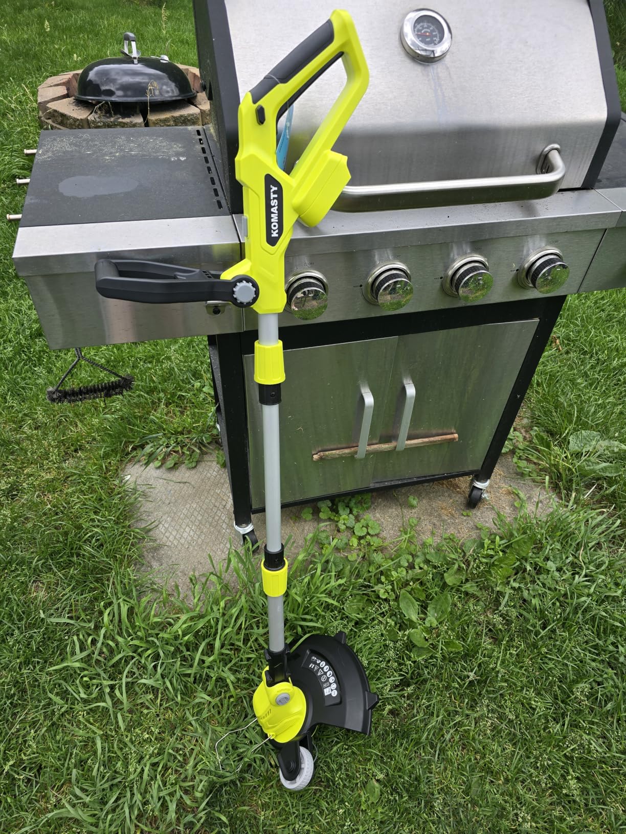 20V Electric Weed Wacker Cordless Edger Lawn Tool 2 X 2.0Ah Battery Powered Weed Eater with Charger, 12 Inch Lightweight String Trimmer, Auto Line Feed Grass Cutter customer photo 2