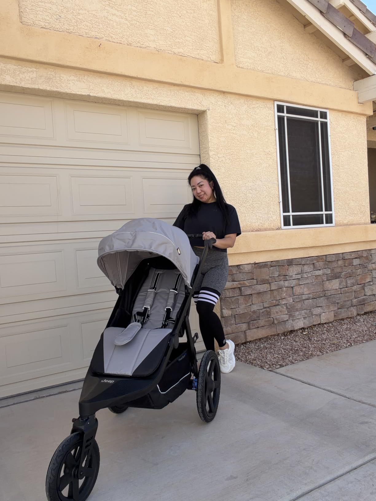Delta Children - Jeep PowerGlyde Pro Jogging Stroller - 1-Step Back Brake & Hand Deceleration Disc Brakes for Speed Control - 1 Hand Fold, Soft Gray customer photo 2