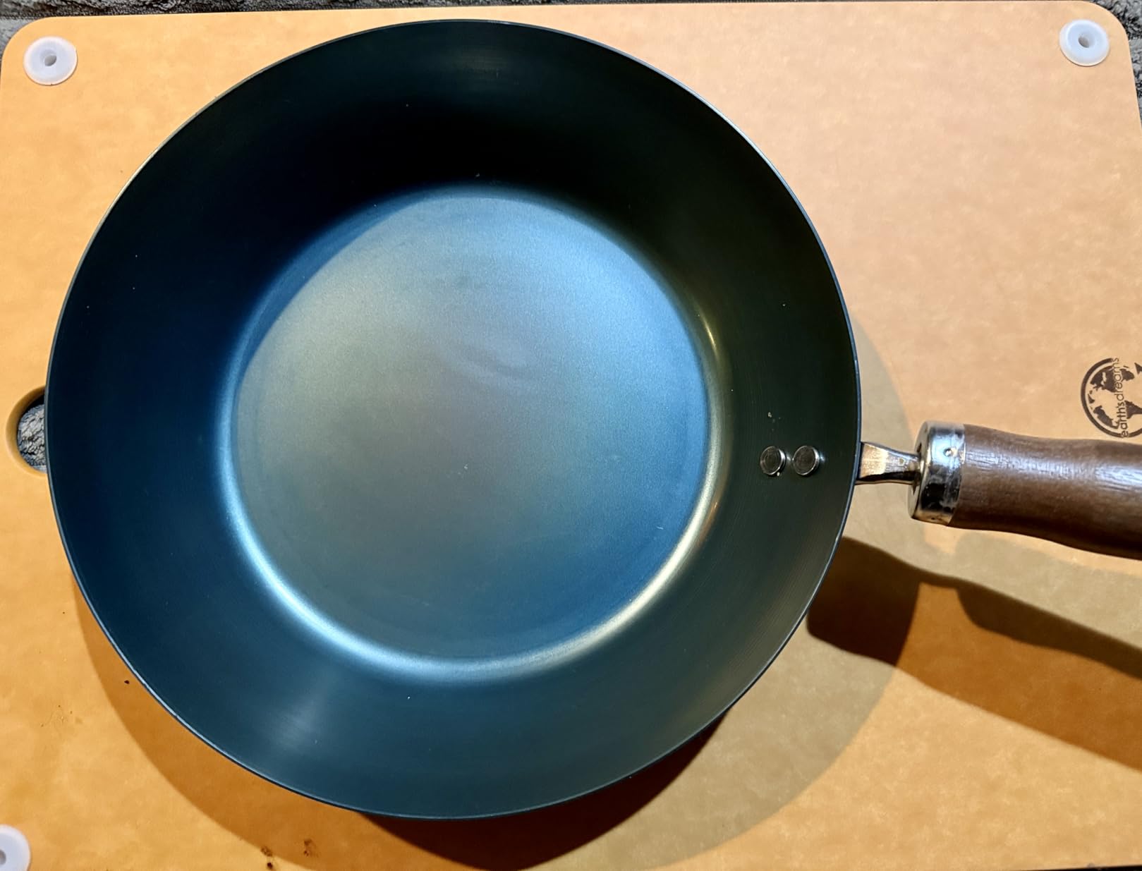Crafted in Japan. Trusted by Chefs. Japanese Carbon Steel Frying Pan - Precision-Formed, Pre-Seasoned & Lightweight, Chef-Designed for High-Heat Control (11.0 inches) customer photo 2