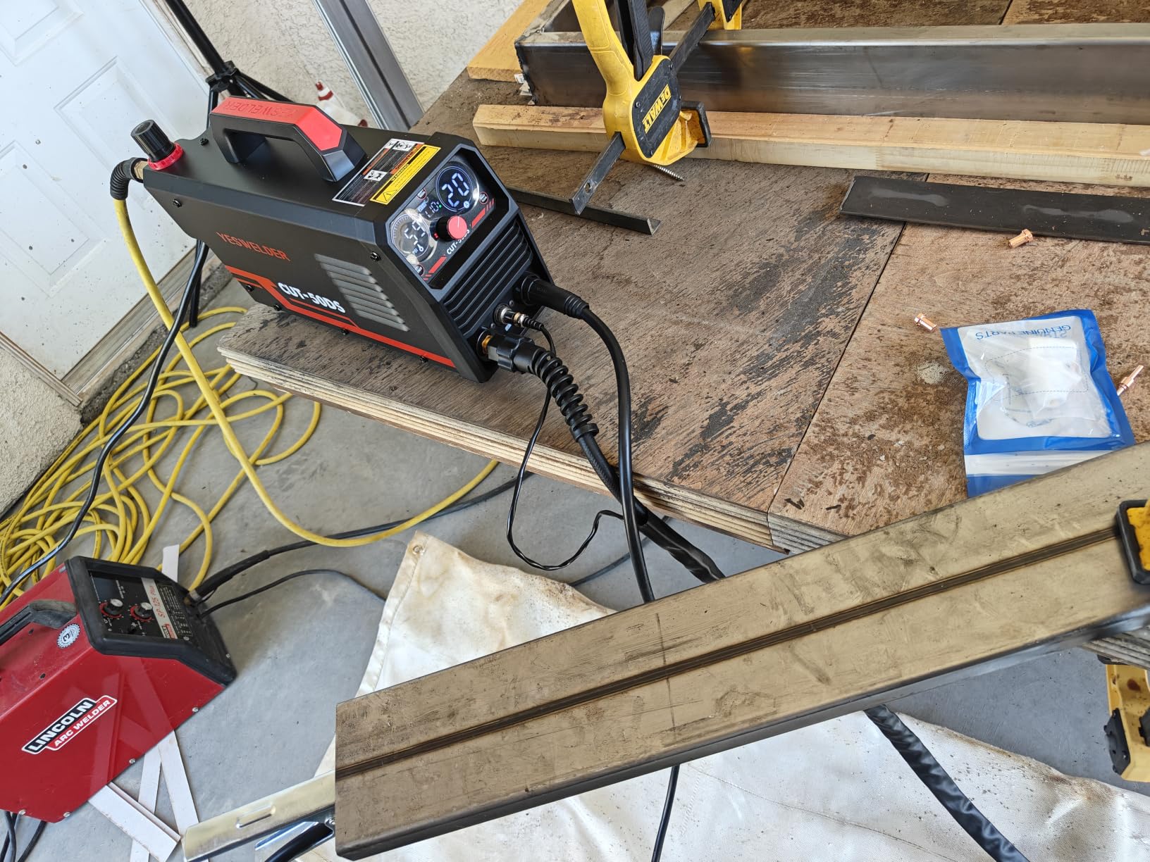 YESWELDER 50A Plasma Cutter, 110/220V, 1/2 in Clean Cut at 220V | Large Digital Display, Air Pressure, Voltage, Current and Error Codes, Built-In Rear Air Filter, Beginner-friendly customer photo 2
