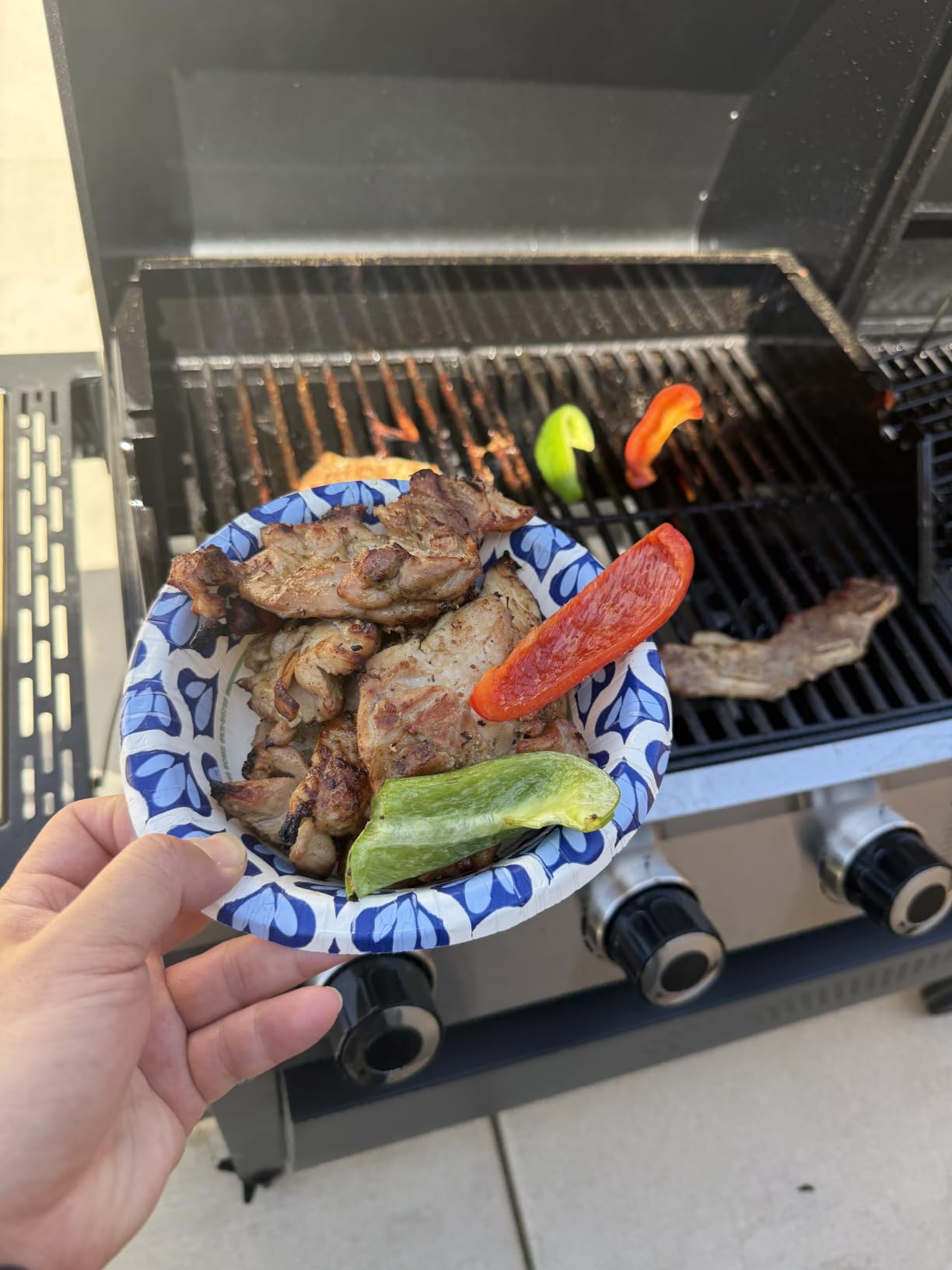 Sophia & William 3-Burner Gas and Charcoal Grill Combo with Offset Smoker - Dual Fuel BBQ Grill, 840 sq. in. Cooking Area, Heavy Duty Propane Barbecue for Outdoor Patio Cooking, Black customer photo 1