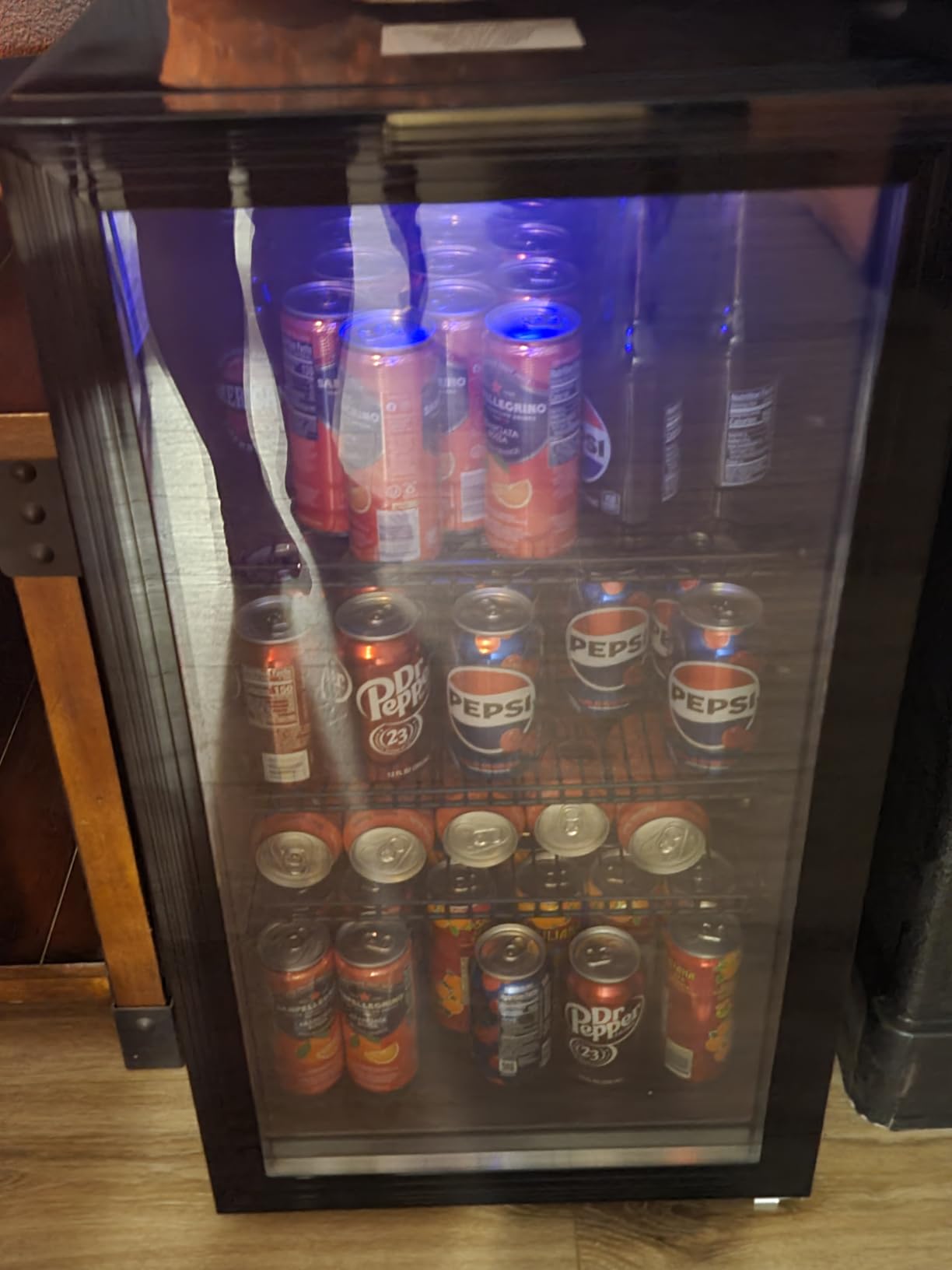 Manastin 18L Beverage Refrigerator Cooler, 24-Can Mini Fridge with Glass Door & LED Light, 40-61°F Digital Temperature Control, Freestanding Drink Fridge for Soda, Beer, Bedroom, Office & Home Bar customer photo 1