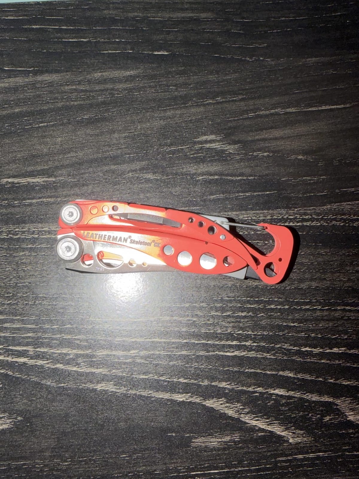 LEATHERMAN Skeletool CX 7-in-1 Multi-Tool, Lightweight EDC, Onyx | Open-Frame Carbon Fiber Handles, Carabiner Clip, Needlenose Pliers & Combo Knife for EDC & Camping Use customer photo 1