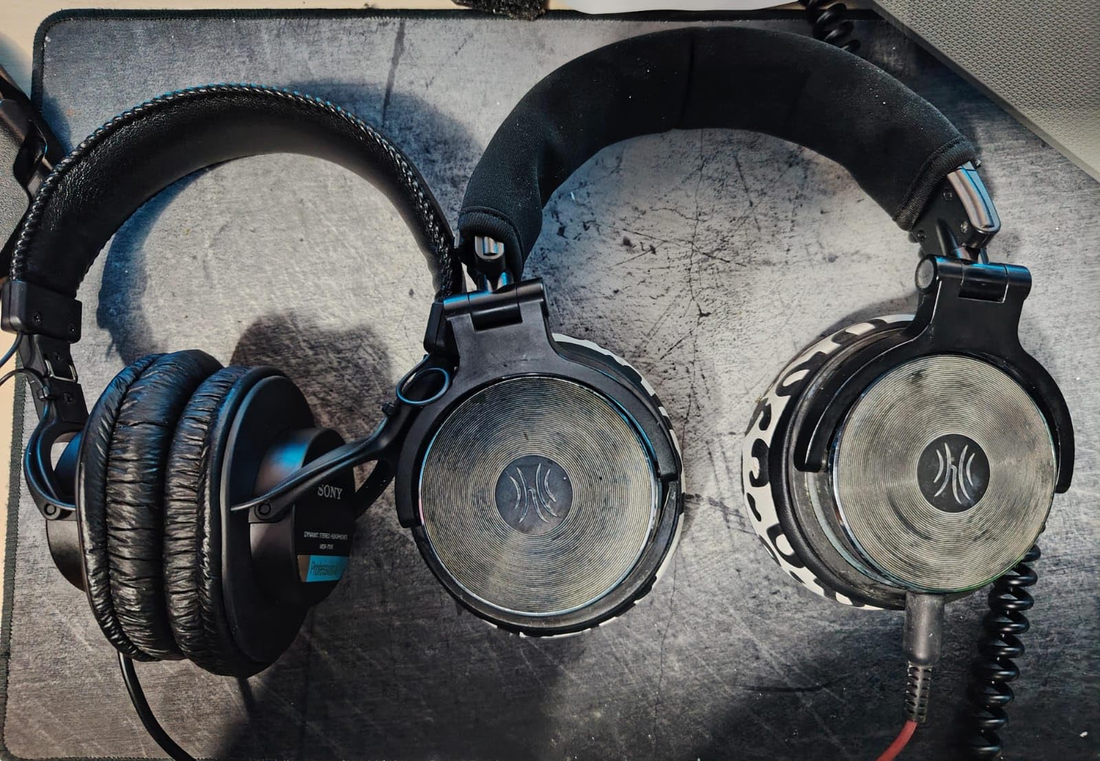 Sony MDR7506 Professional Large Diaphragm Headphone | MDR-7506, 40mm drivers, 10Hz-20kHz customer photo 2