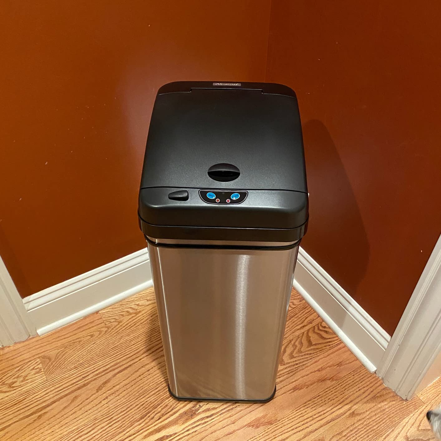 iTouchless 13 Gallon Sensor Trash Can with Lid | Pet Lock and Odor Filter | Patented Automatic 50L Stainless Steel Kitchen Garbage Bin, Touchless Motion Activated, Fingerprint-Proof Wastebasket, Silver customer photo 1