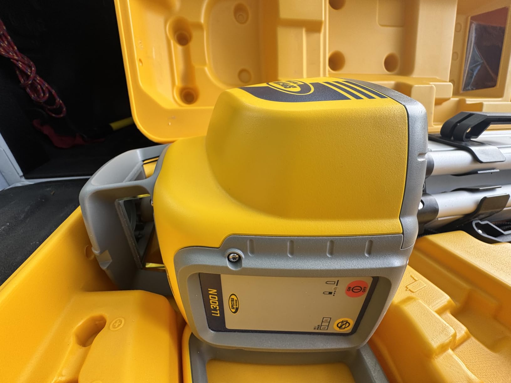 Spectra Precision LL300N-1 Self Leveling Rotary Laser Kit with Tripod, GR151 Professional - System Case - Grade Rod (Tenths) HL450 Receiver and Alkaline Batteries - Rugged IP66 Job-Site Performance customer photo 1