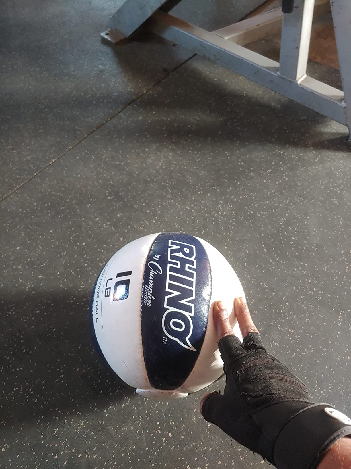 Champion Sports Leather Medicine Balls - Durable Weighted Balls for Strength, Core & Conditioning Training customer photo 1