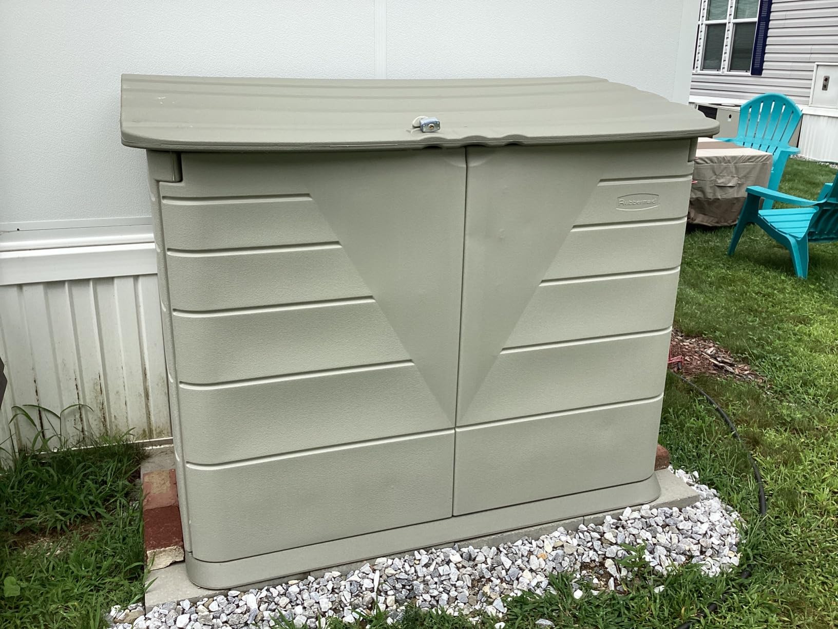 Rubbermaid Large Horizontal Resin Outdoor Storage Shed With Floor (5 x 4 Ft) Weather Resistant, Beige/Brown, Organization for Home/Backyard/Pool Chemicals/Toys/Garden Tools/Porch/Patio Cushions customer photo 2