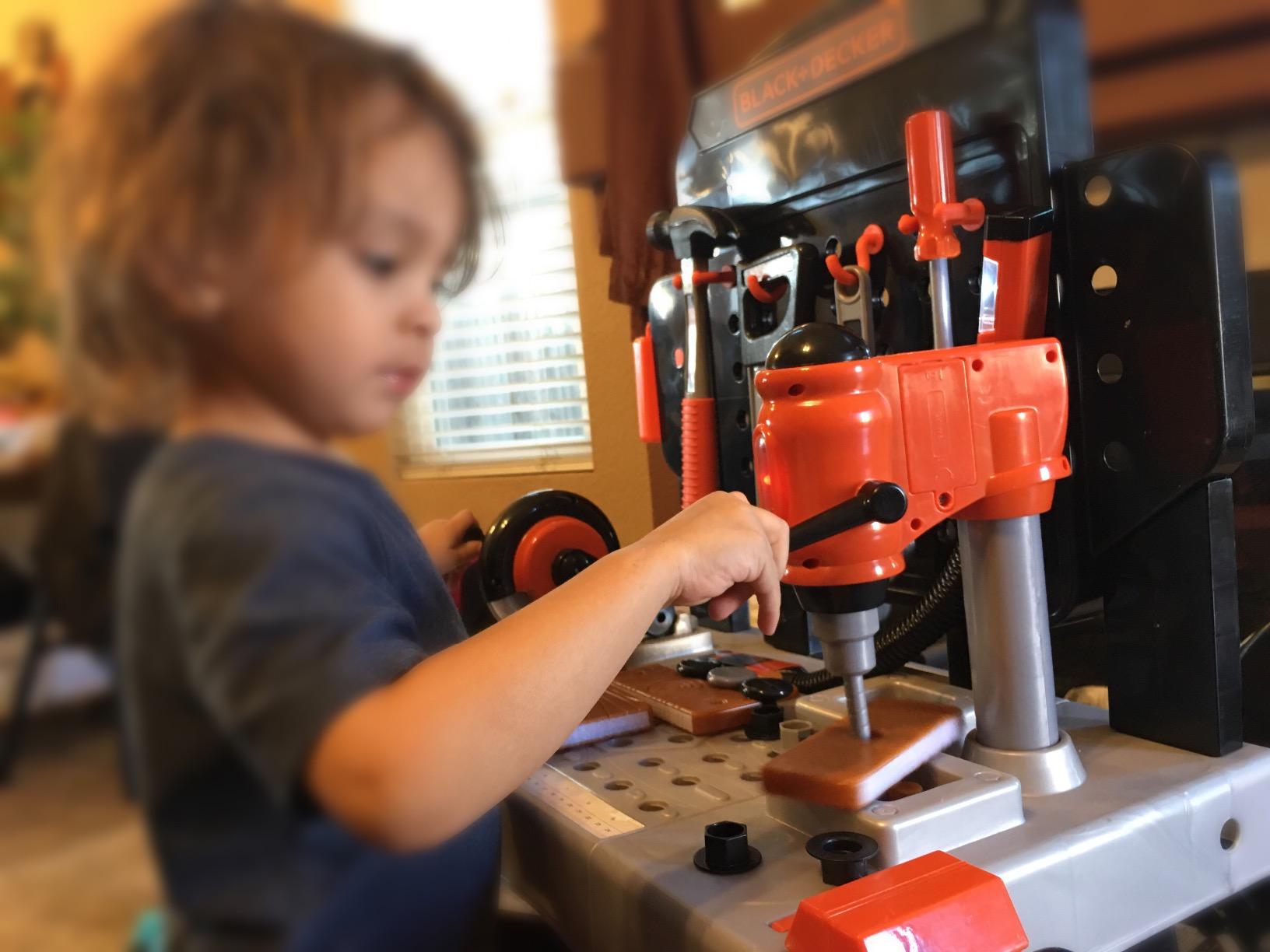 JAKKS Pacific Black+Decker Kids Workbench - Power Tools Workshop - Build Your Own Toy Tool Box - 75 Realistic Toy Tools and Accessories [Amazon Exclusive] customer photo 1