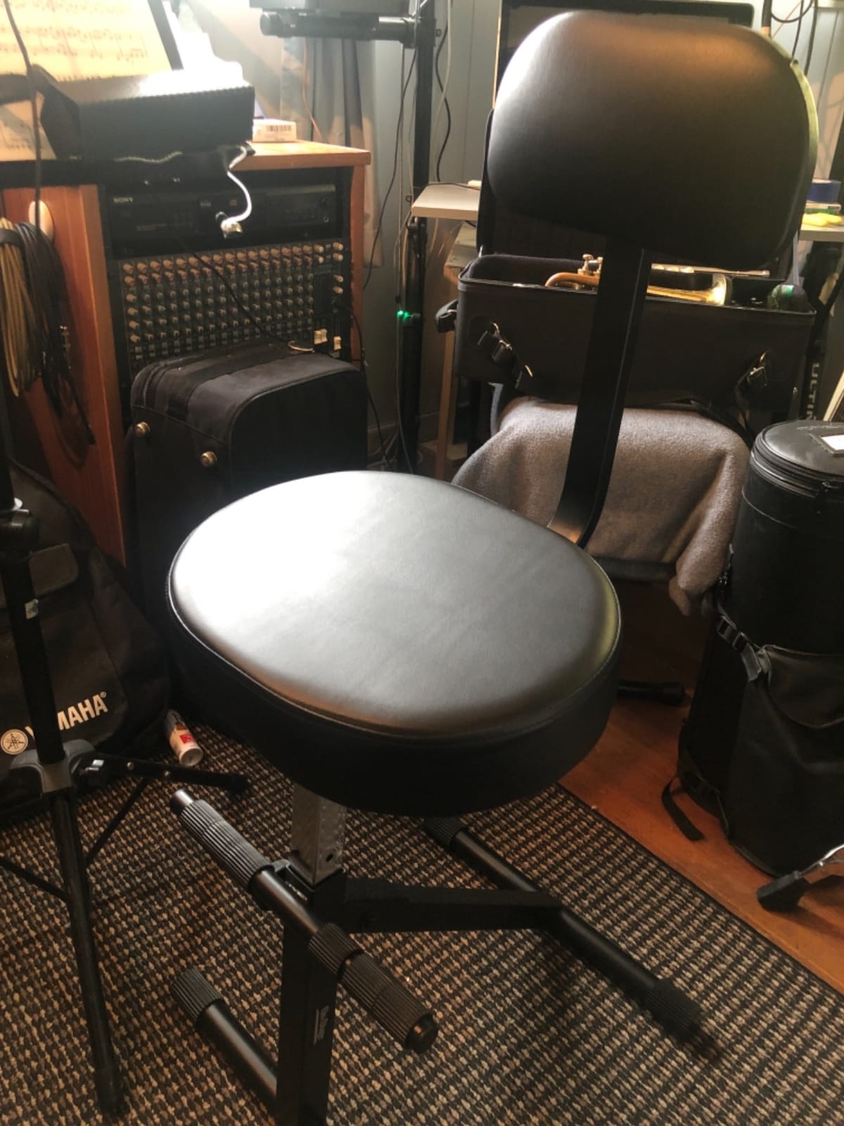 On-Stage DT8500 Guitar/Keyboard Throne (Seating for Keyboards, Pianos, Synths, Organs, and Guitars, Adjustable Height, Padded Backrest, Cushioned Seat, Built-in Footrest, Rubber Feet, Metal, Black) customer photo 2