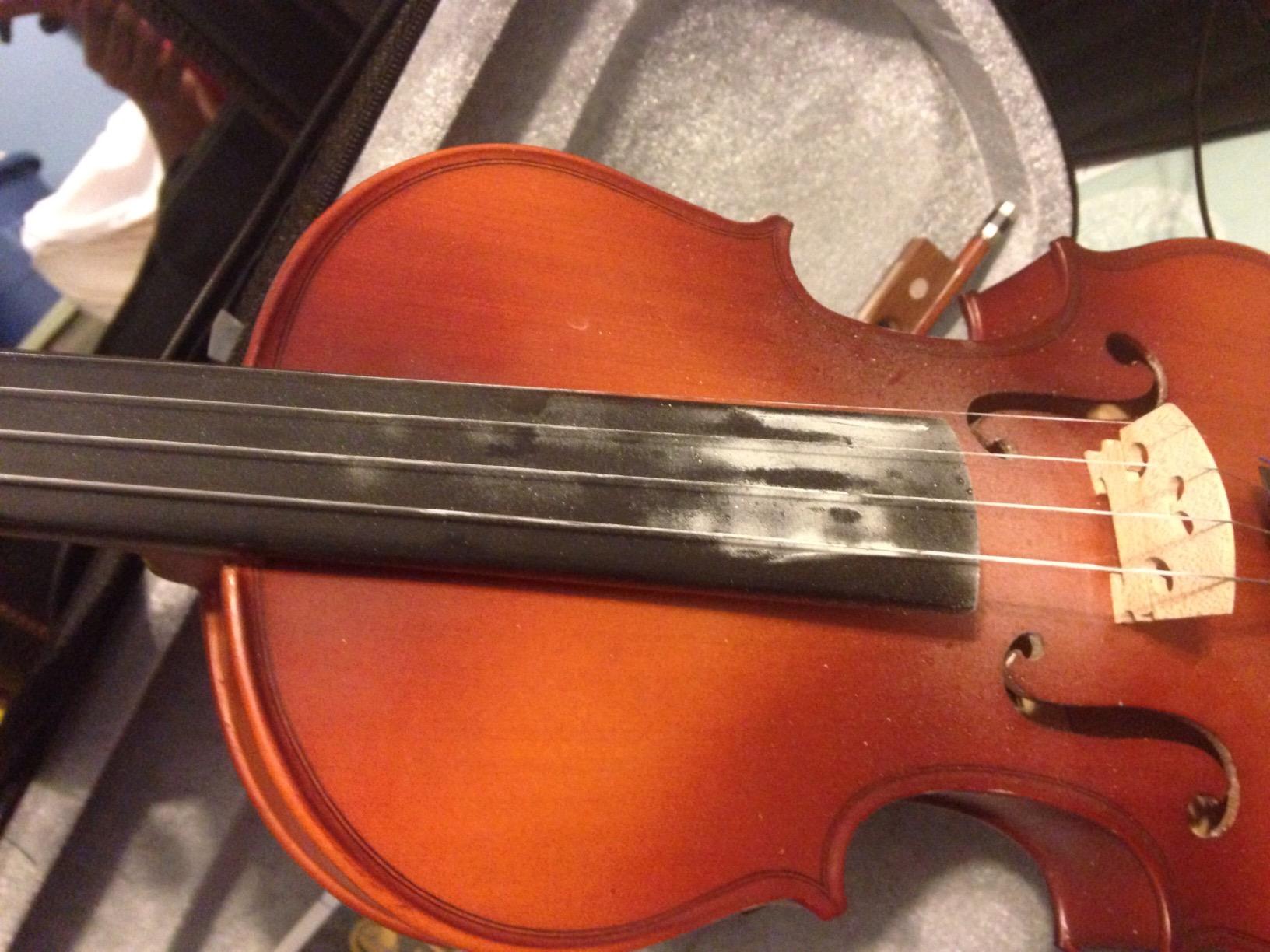 Mendini by Cecilio Violin 4/4 Full Size Kit for Beginners - Hand-Carved Acoustic Solid Wood Violin Set with Hard Case, Bow, Rosin, Shoulder Rest, Bridge, and Extra Strings customer photo 2