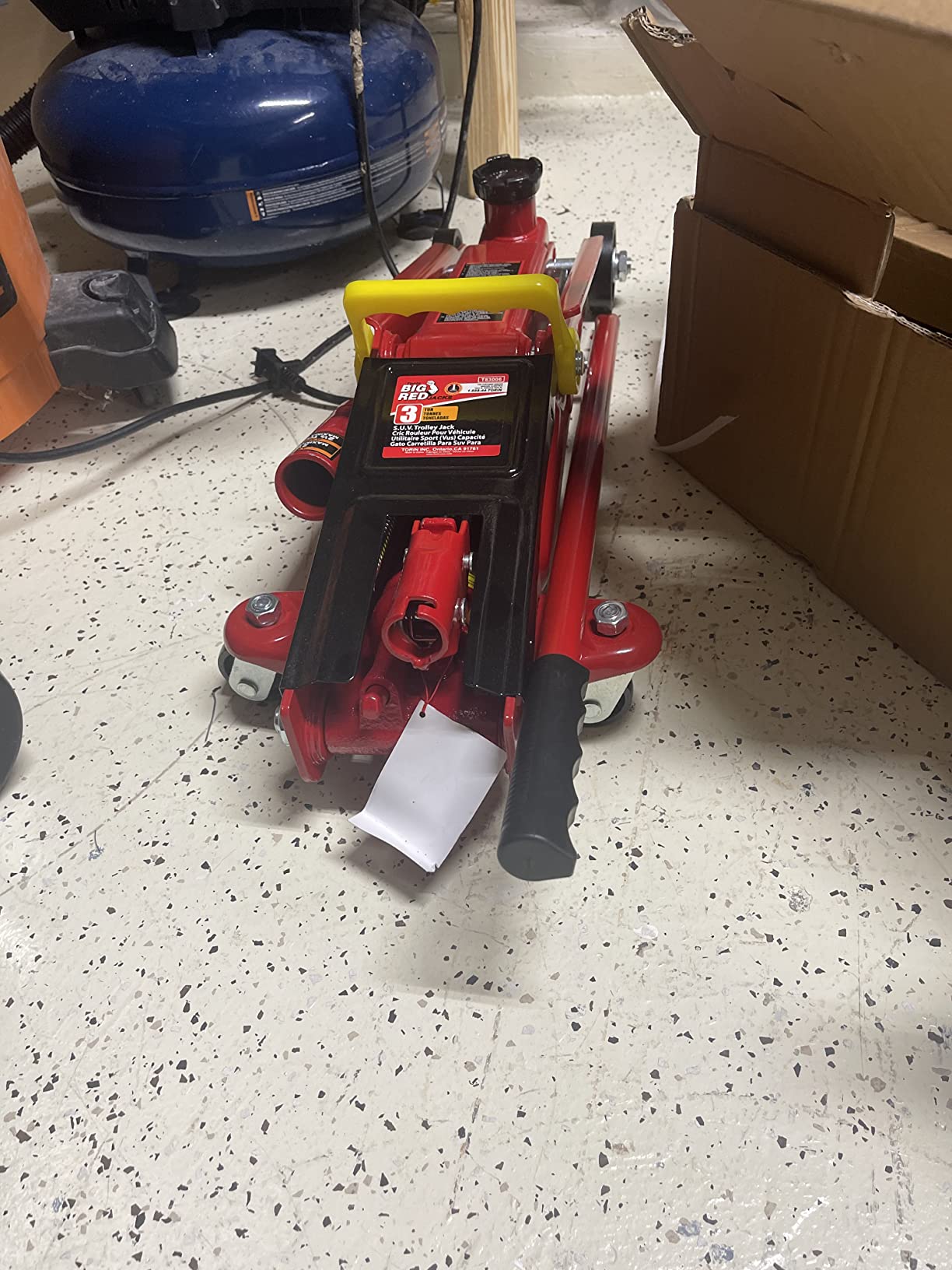 BIG RED T83006 Torin Hydraulic Trolley Service/Floor Jack with Extra Saddle (Fits: SUVs and Extended Height Trucks): 3 Ton (6,000 lb) Capacity, Red customer photo 1