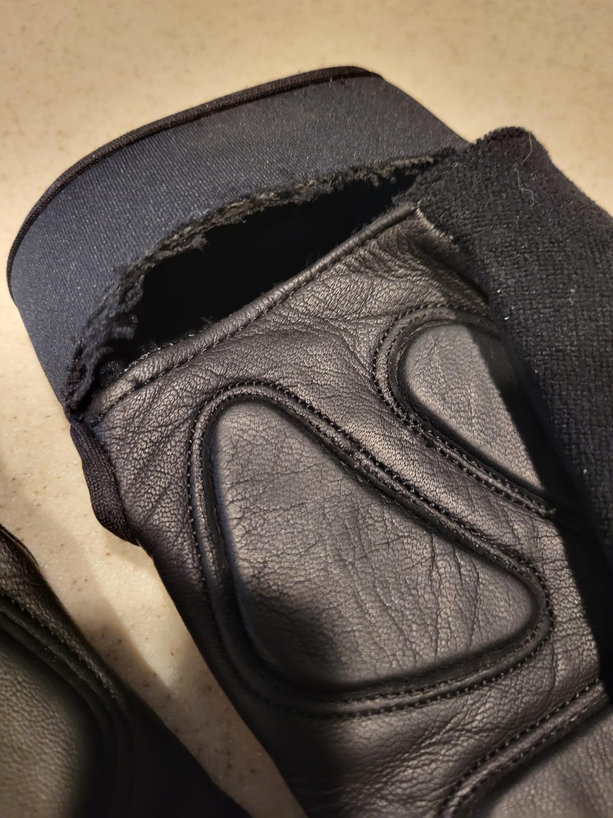 DeWalt DPG250 Medium Vibration Reducing Premium Padded Glove, Medium customer photo 1