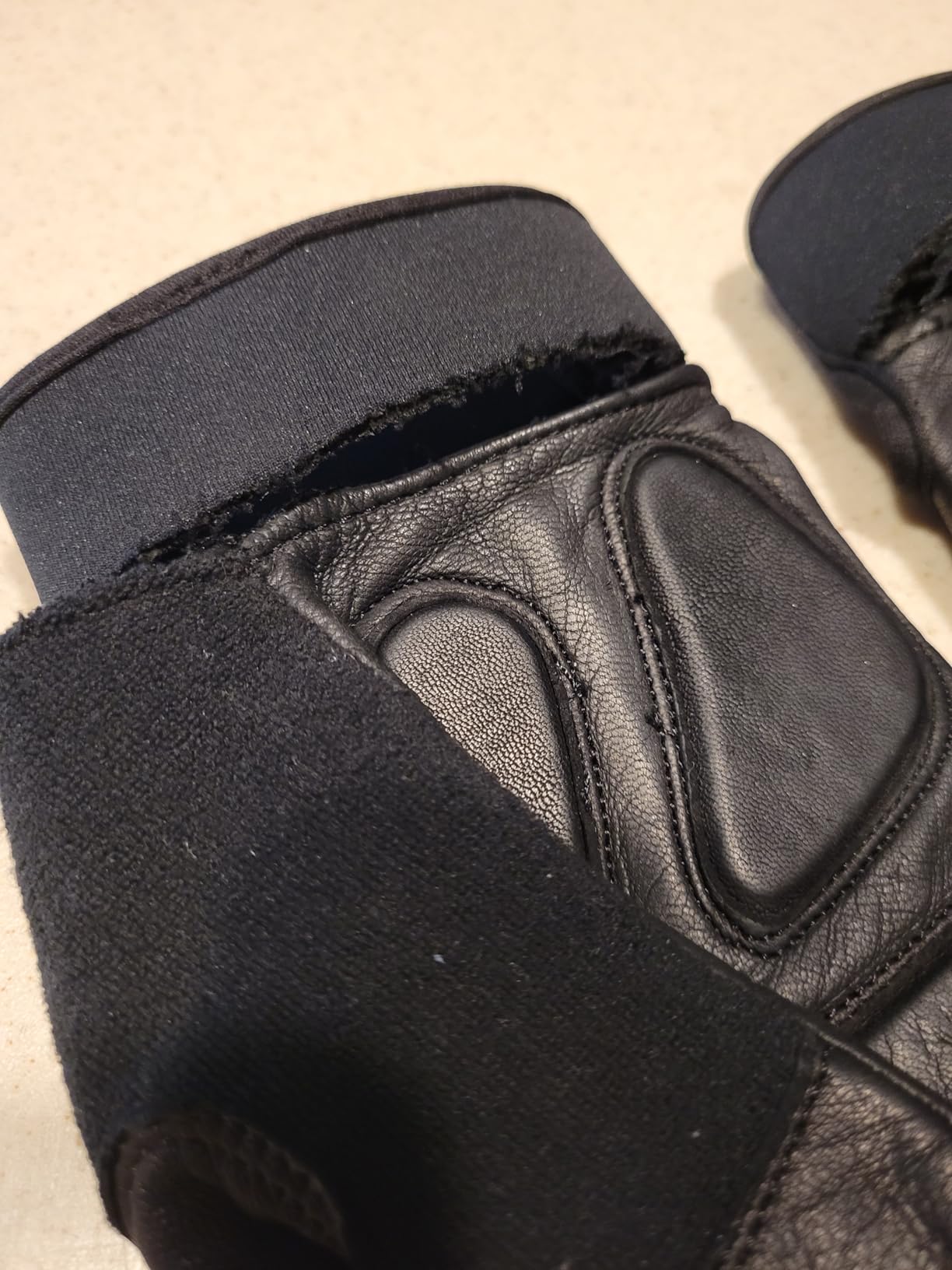 DeWalt DPG250 Medium Vibration Reducing Premium Padded Glove, Medium customer photo 2
