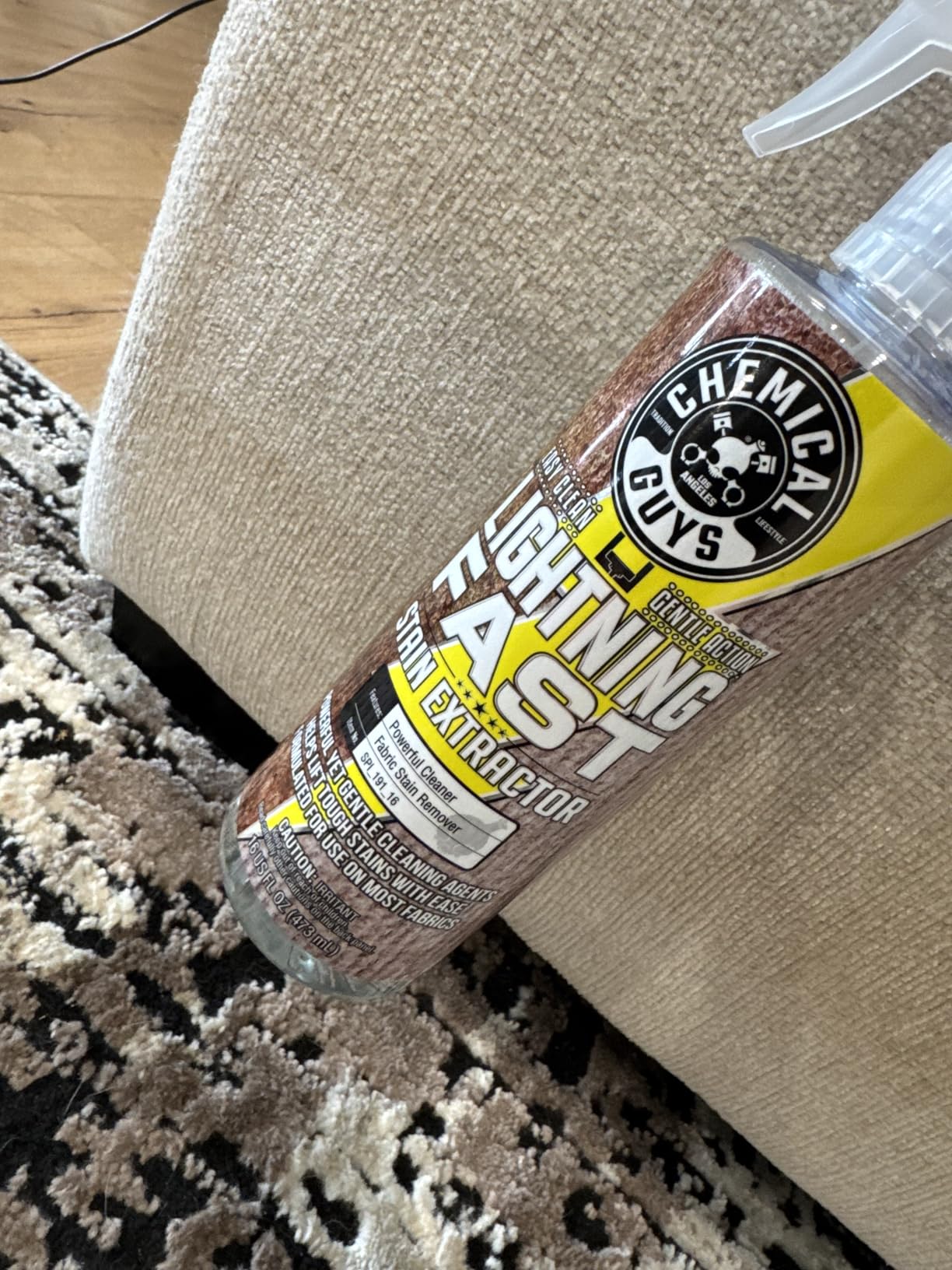 Chemical Guys, Lightning Fast Carpet & Upholstery Stain Extractor, 16 oz | Tackles coffee, soda, wine and pet messes on carpet, seats and mats, just spray, agitate and blot for a clean look customer photo 1
