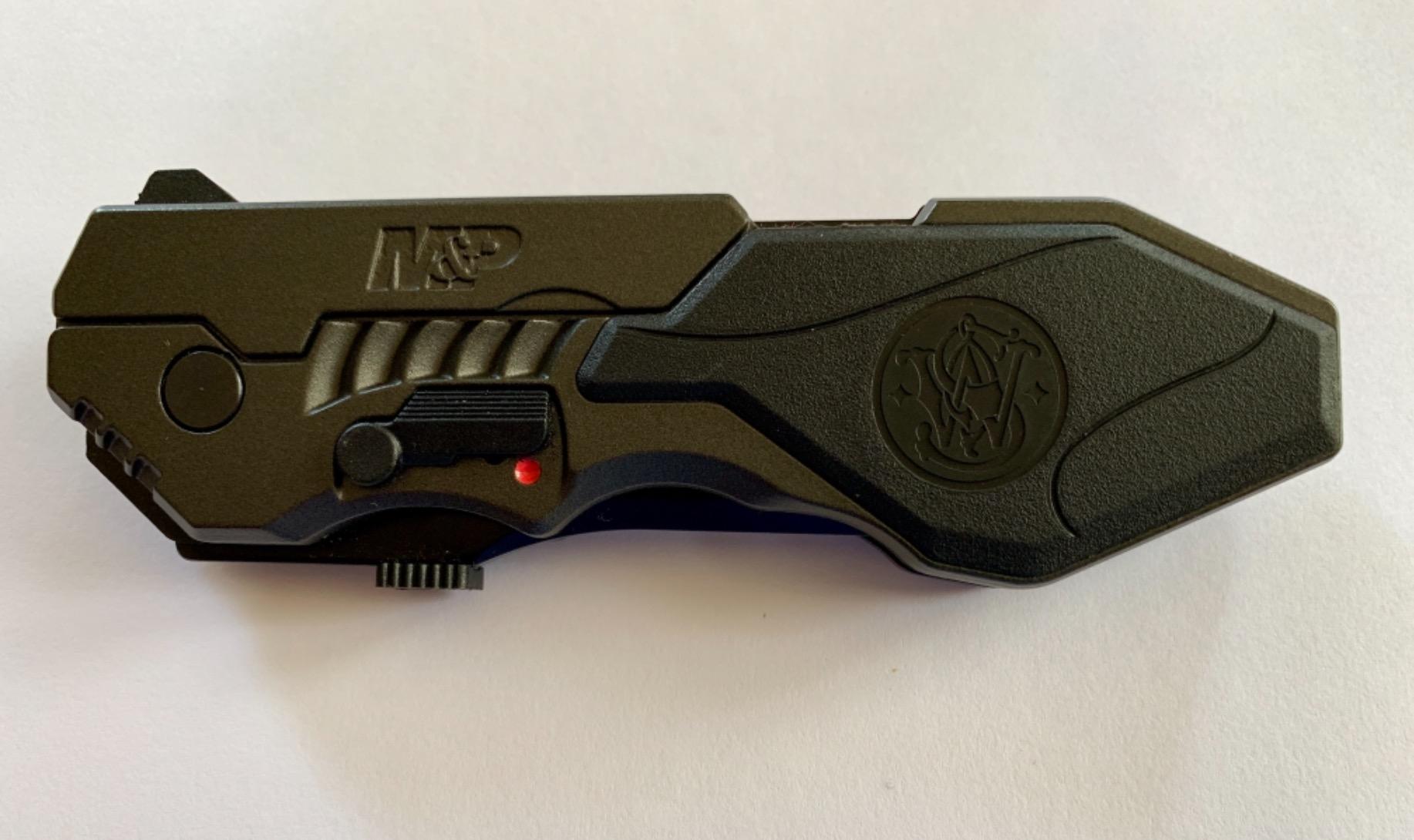 Smith & Wesson SWMP4LS 8.6in S.S. Assisted Folding Knife with 3.6in Serrated Clip Point Blade and Aluminum Handle for Outdoor Tactical Survival and EDC, Black customer photo 1