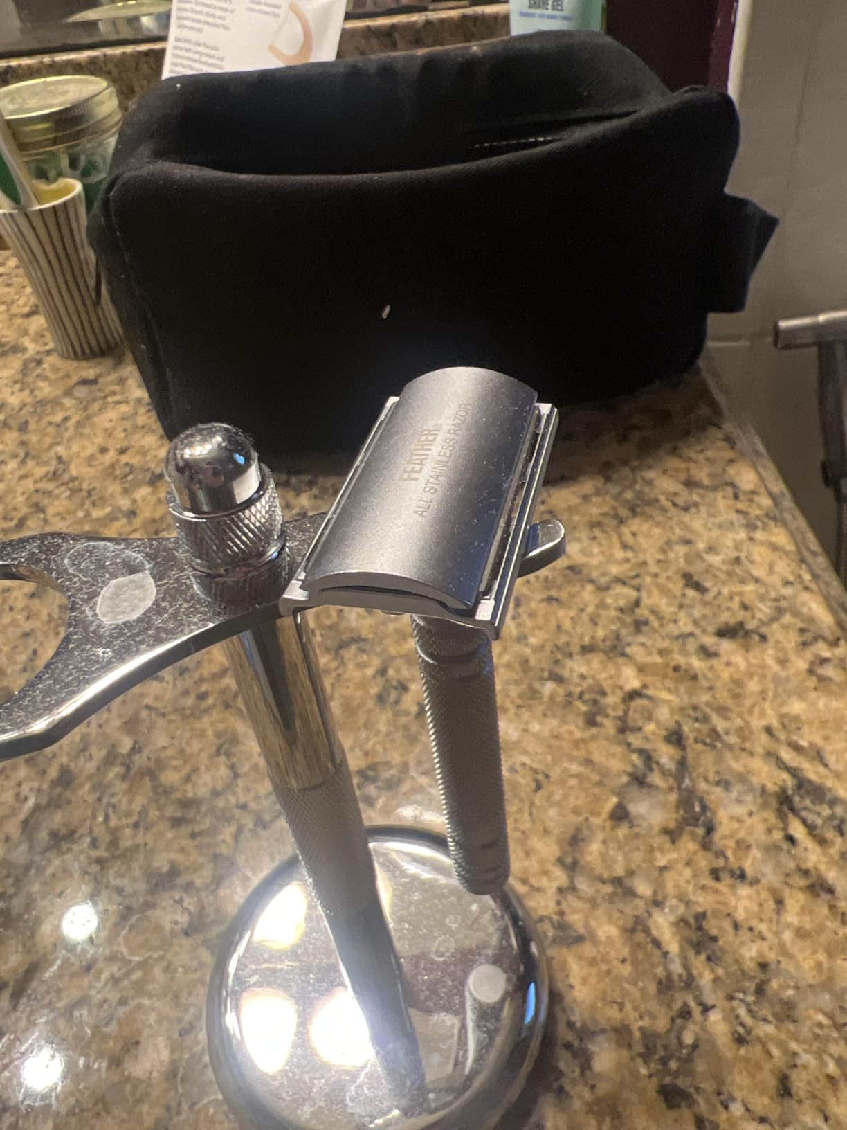 Feather AS-D2 All Stainless Steel Double Edge Safety Razor with 5 Blades customer photo 2