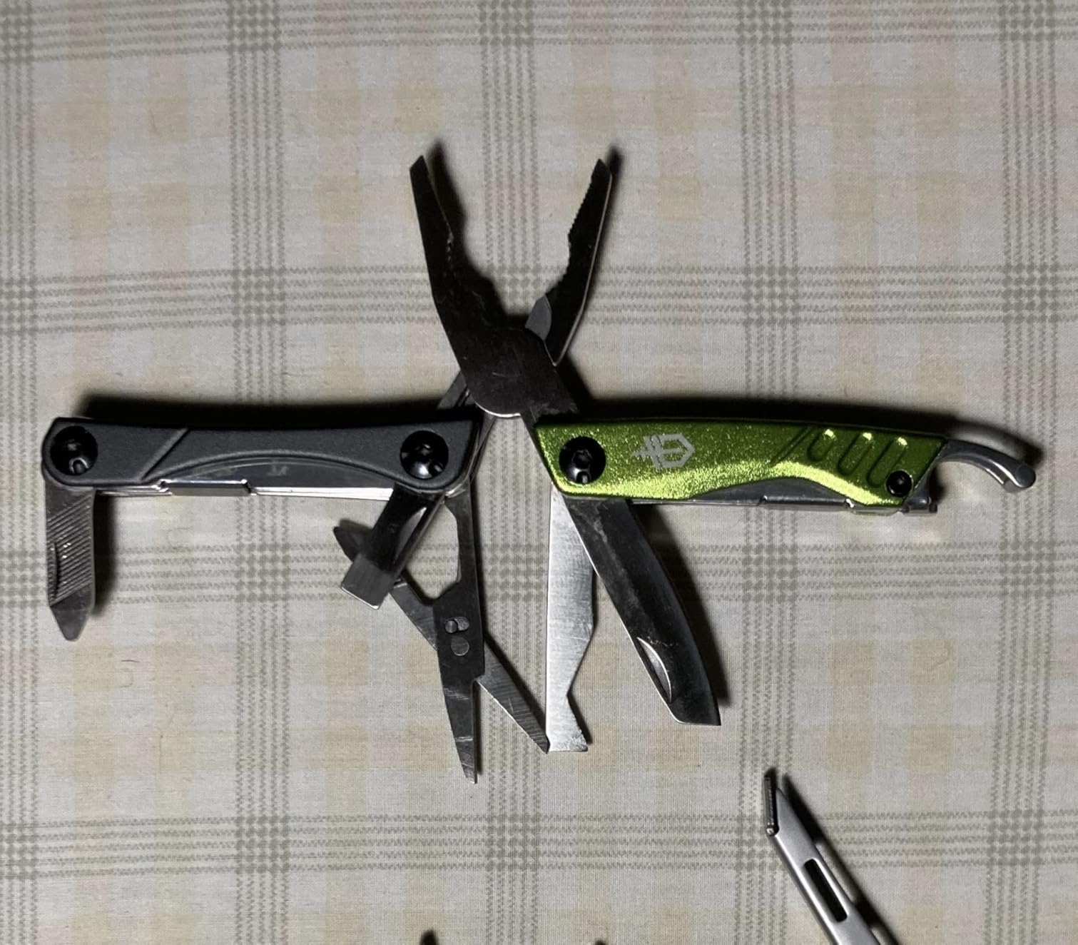Gerber Dime 12-in-1 Mini Multitool Pliers, Pocket Knife, Bottle Opener, Black | Needle nose pliers, pocket knife, bottle opener, scissors, 12 tools, compact EDC gear, camping, keychain clip, gifts for men customer photo 2