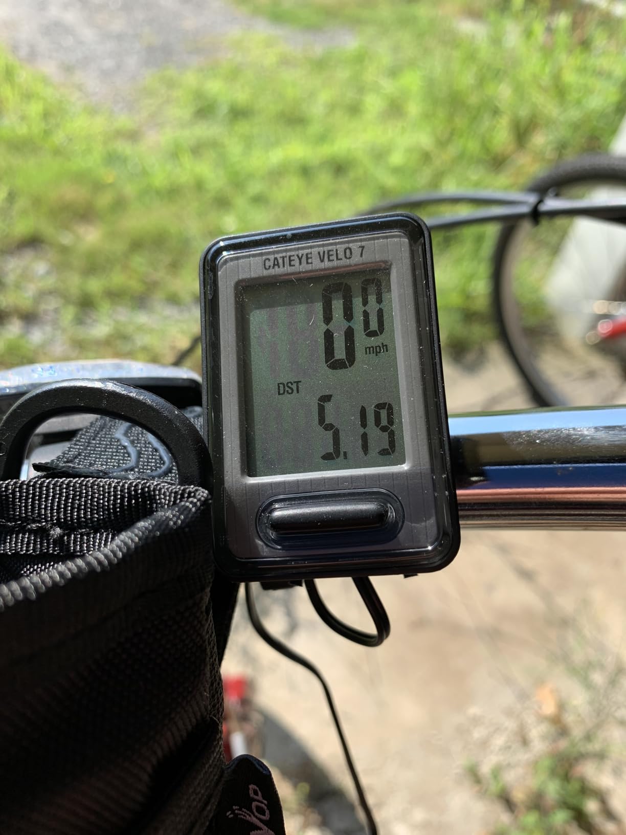 CATEYE Wired Bike Computer | Entry-Level Speedometer and Odometer, Perfect for Beginner Cyclists, Auto Start/Stop, Easy Setup for Road, MTB, Gravel Bikes customer photo 1