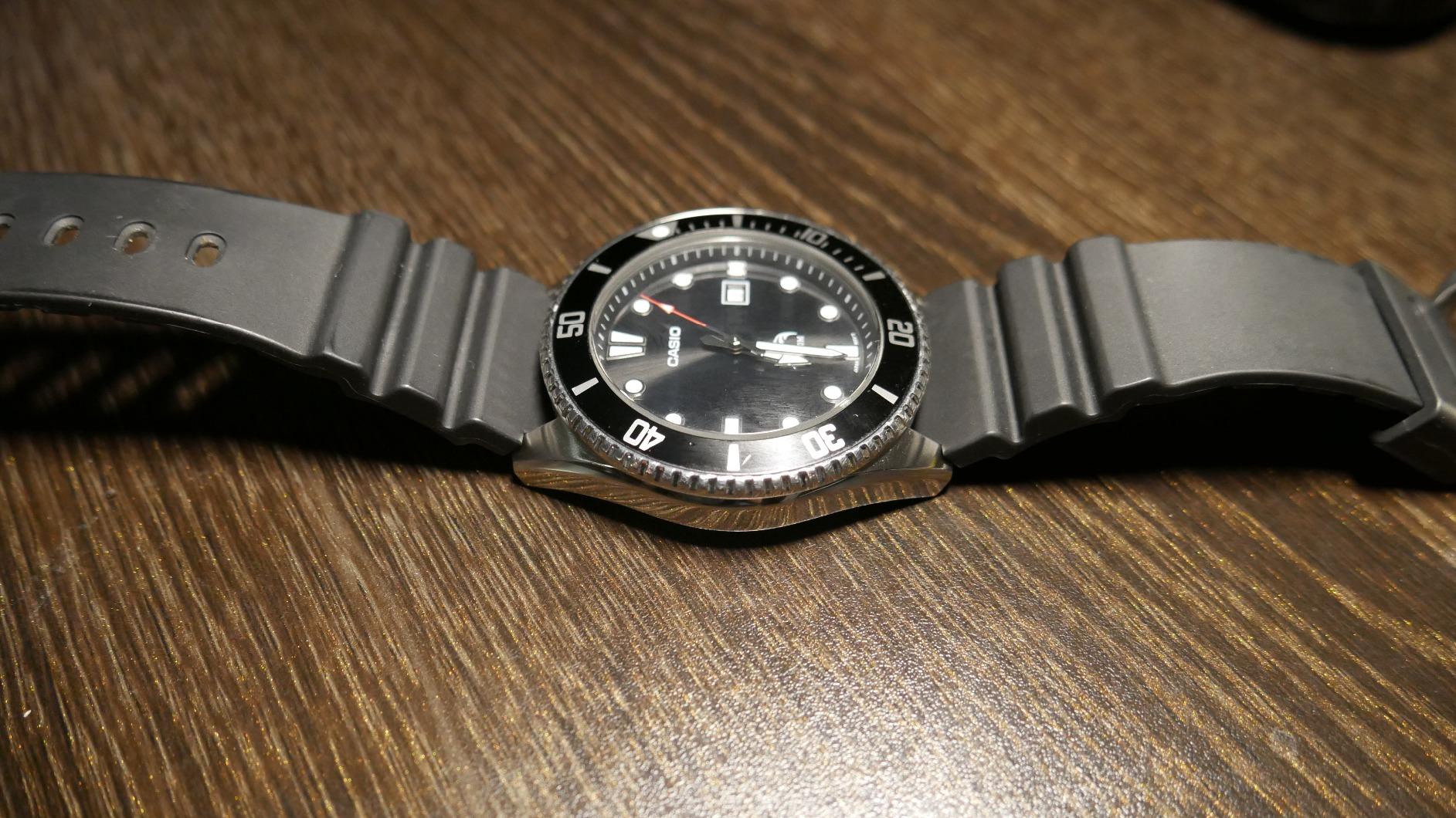 Casio MDV106 Series Unisex Analog Watch, 200M WR, Stainless Steel Case, Resin Band customer photo 1