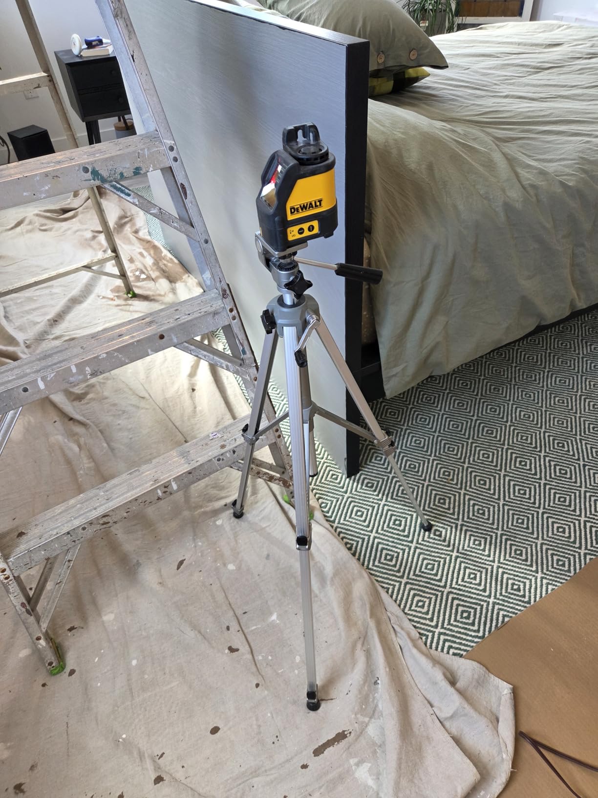 DEWALT Line Laser, Self-Leveling, Cross Line, Red Beam (DW088K) customer photo 1
