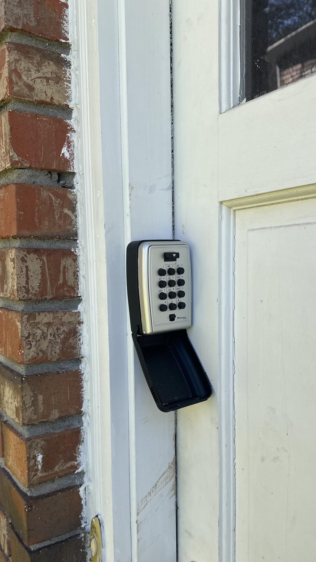 Master Lock Wall Mount Key Lock Box with Push Button 5423EC, Outdoor Safe Combination Lock, 5 Key Capacity customer photo 2