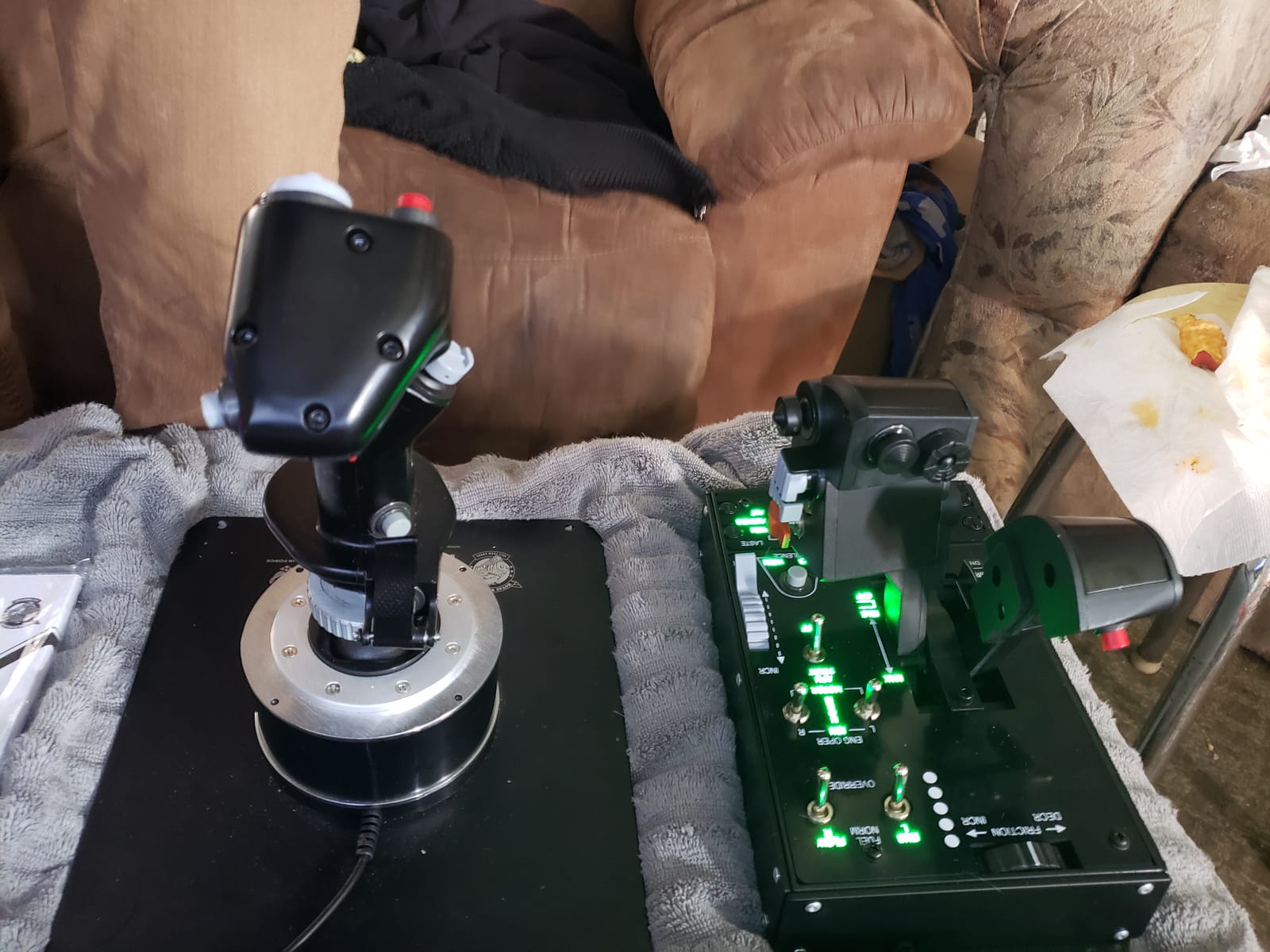 Thrustmaster HOTAS Warthog A-10C replica metal flight stick - PC | Hall-Effect 16-bit, detachable handle, 19 buttons, 3 hat switches, dual trigger, 6+ lb weighted base, T.A.R.G.E.T software customer photo 2