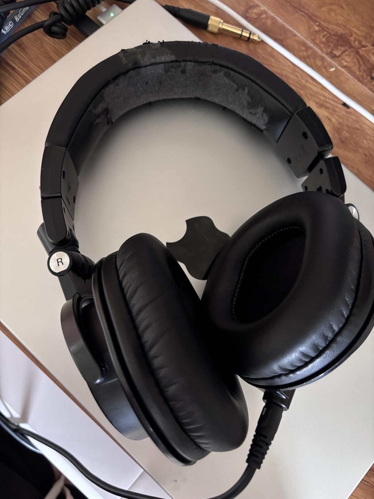 Audio-Technica ATH-M50X Professional Studio Monitor Headphones, Black, Professional Grade, Critically Acclaimed, with Detachable Cable customer photo 1