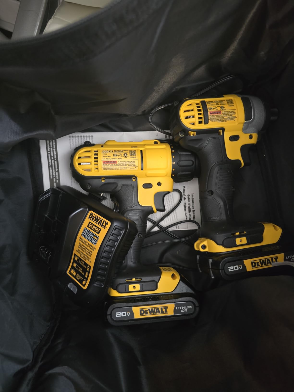 DEWALT 20V MAX Cordless Drill and Impact Driver, Power Tool Combo Kit, Includes 2 Batteries, Charger and Bag (DCK240C2) customer photo 2