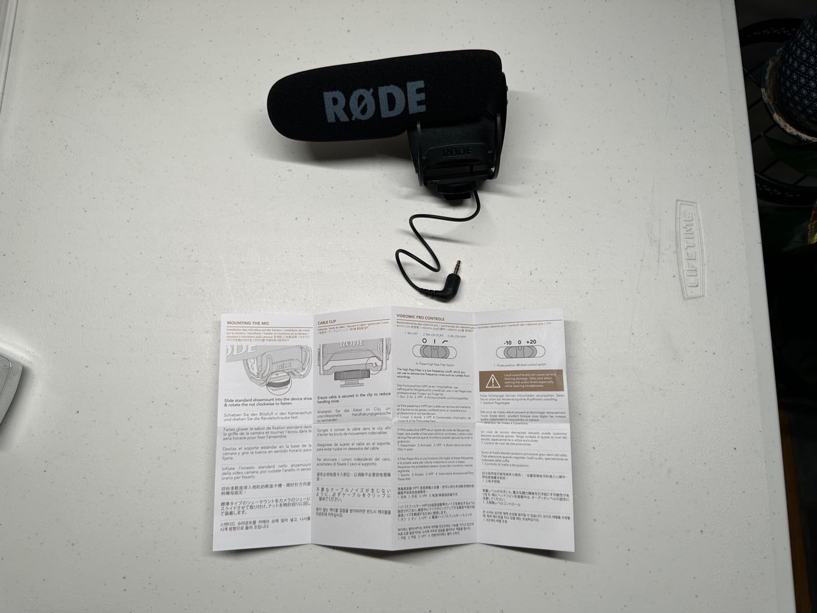 Rode VideoMic Pro R Camera-Mount Shotgun Microphone, Black customer photo 2