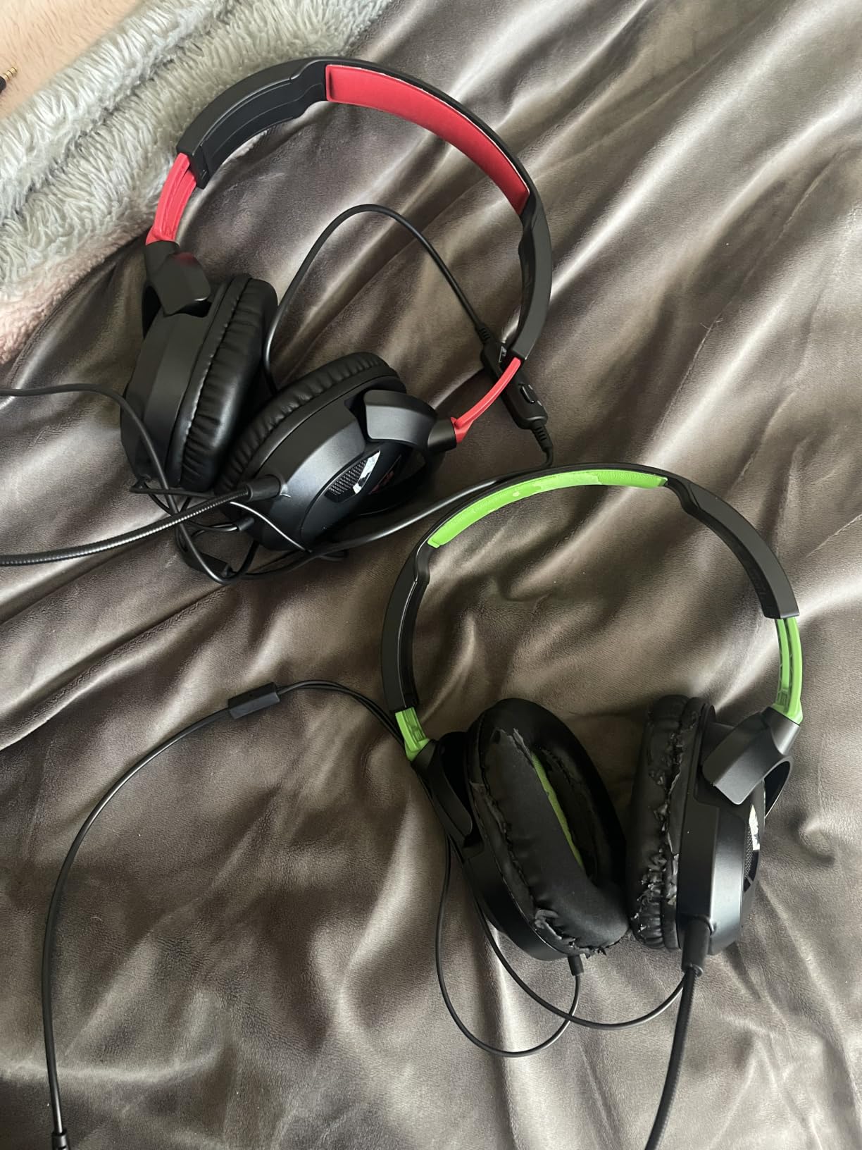 Turtle Beach Recon 50 Wired Multiplatform Gaming Headset for Xbox, PS5, PC | Xbox Series X|S, Xbox One, PlayStation, PS4, Mobile, Removable Mic, 40mm Speakers, In-Line Controls, Lightweight, Black Green customer photo 2