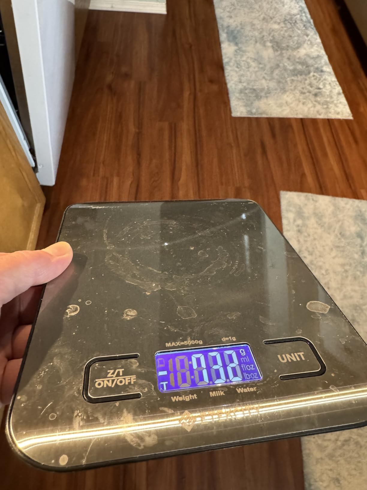 Etekcity Food Kitchen Scale, Digital Grams and Ounces, 11lb | Tare function, ideal for baking, weight loss, keto, meal prep, packages, liquids and jewelry, 304 Stainless Steel customer photo 2
