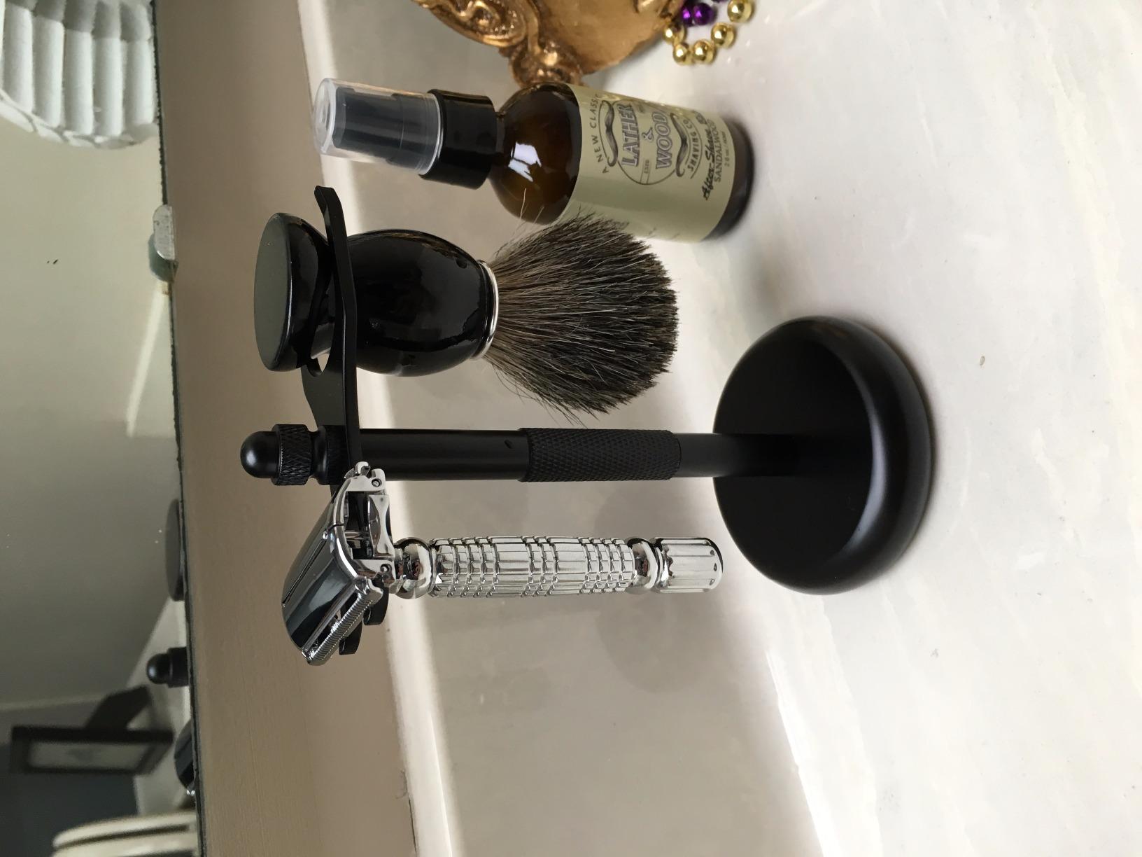 VIKINGS BLADE Double Edge Safety Razor for Men + 5 Swedish Steel Blades + Luxury Case (The Chieftain) customer photo 1