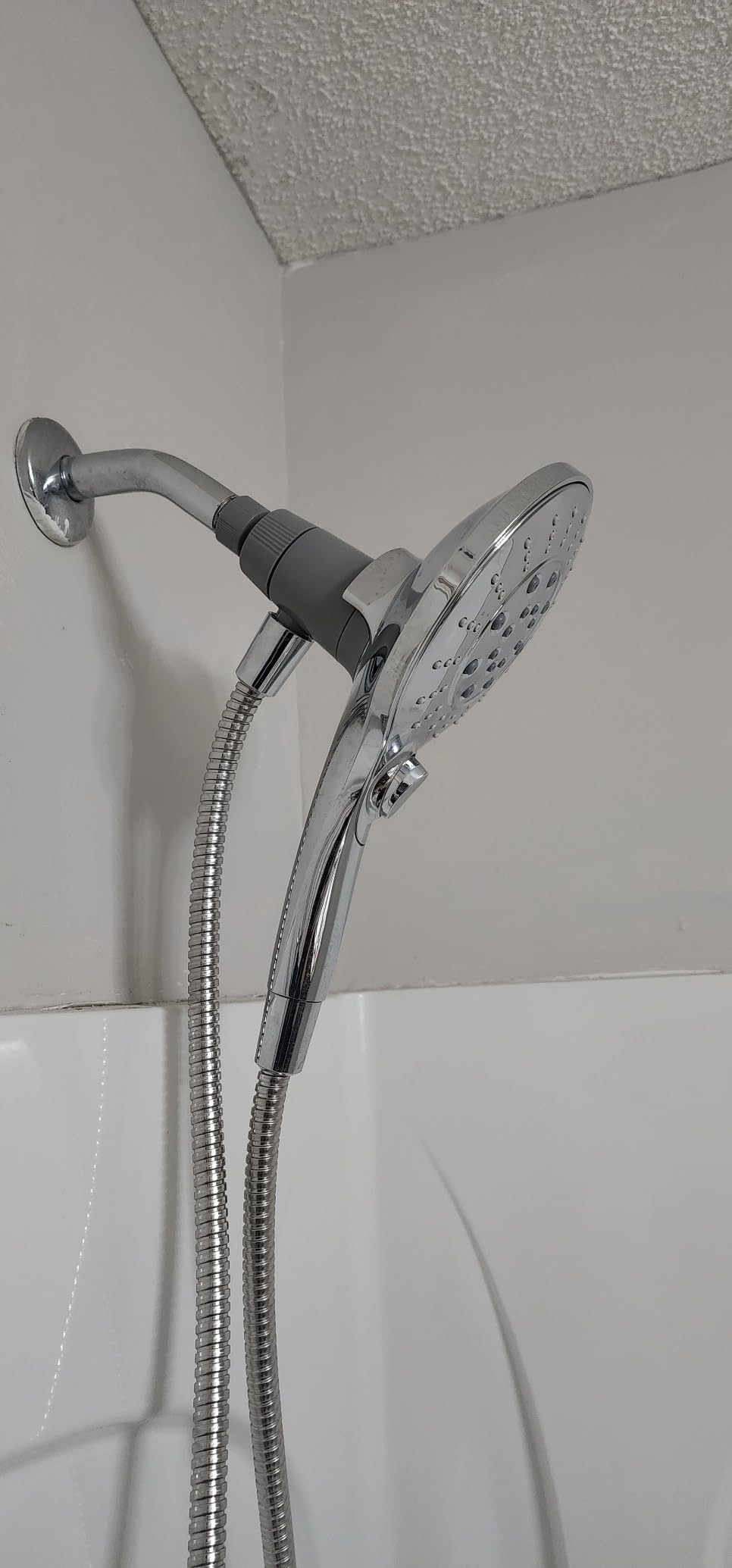Moen Engage Chrome Magnetix Six-Function 5.5-Inch Wide Handheld Shower Head with Hose and Magnetic Docking System, 26112 customer photo 2