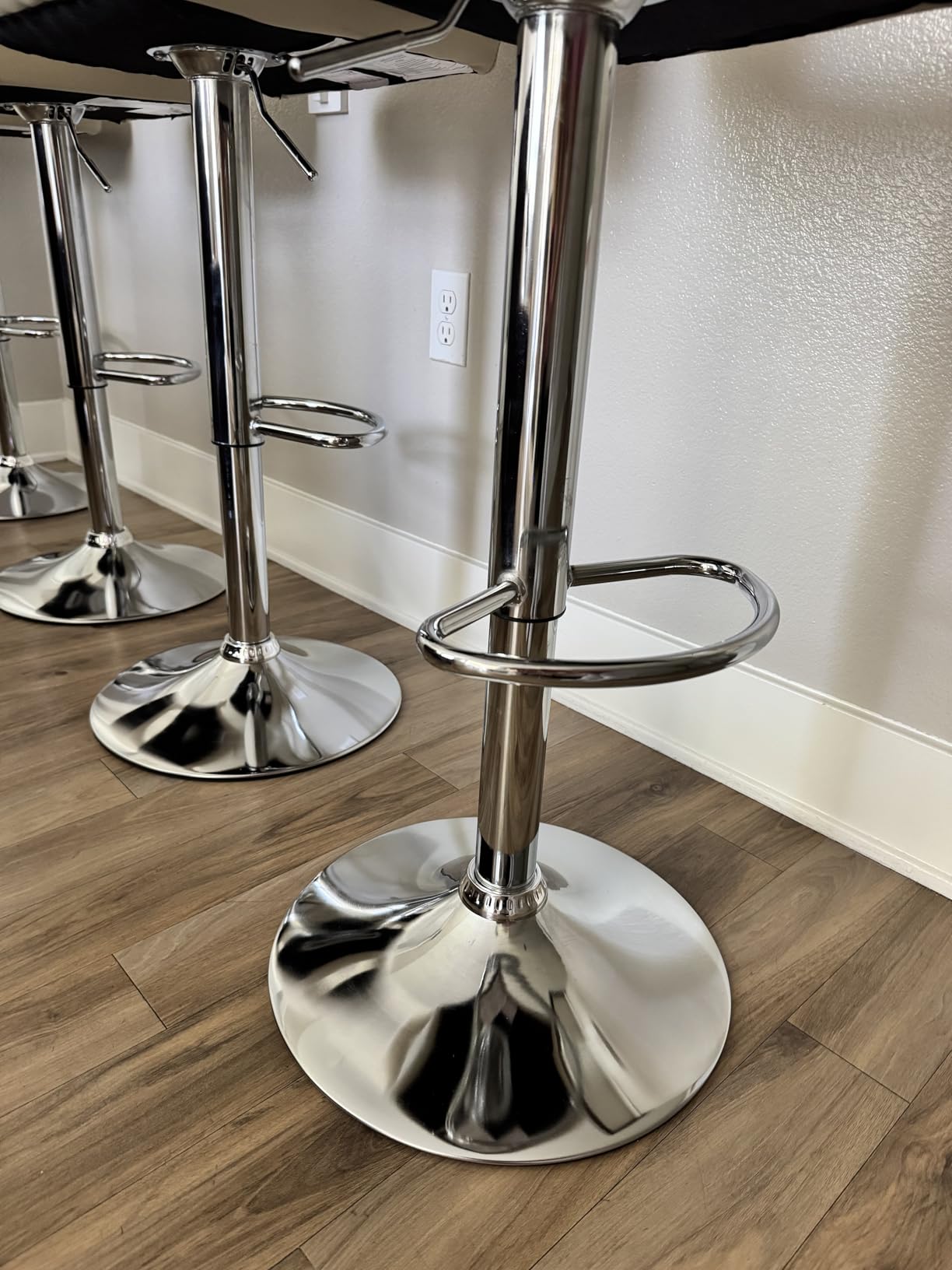 Homall Bar Stools Modern PU Leather Adjustable Swivel Barstools, Armless Hydraulic Kitchen Counter Bar Stool Extra Height Square Island Barstool with Back Set of 2 (Leather, Black) customer photo 1
