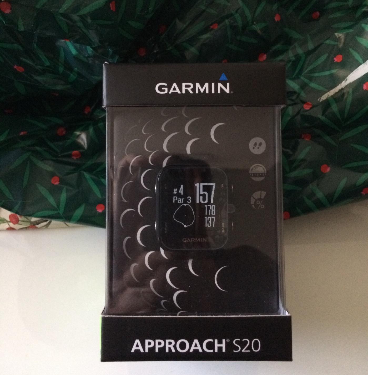 Garmin 010-03723-01 Approach S20, GPS Golf Watch with Step Tracking, Preloaded Courses, Black customer photo 1