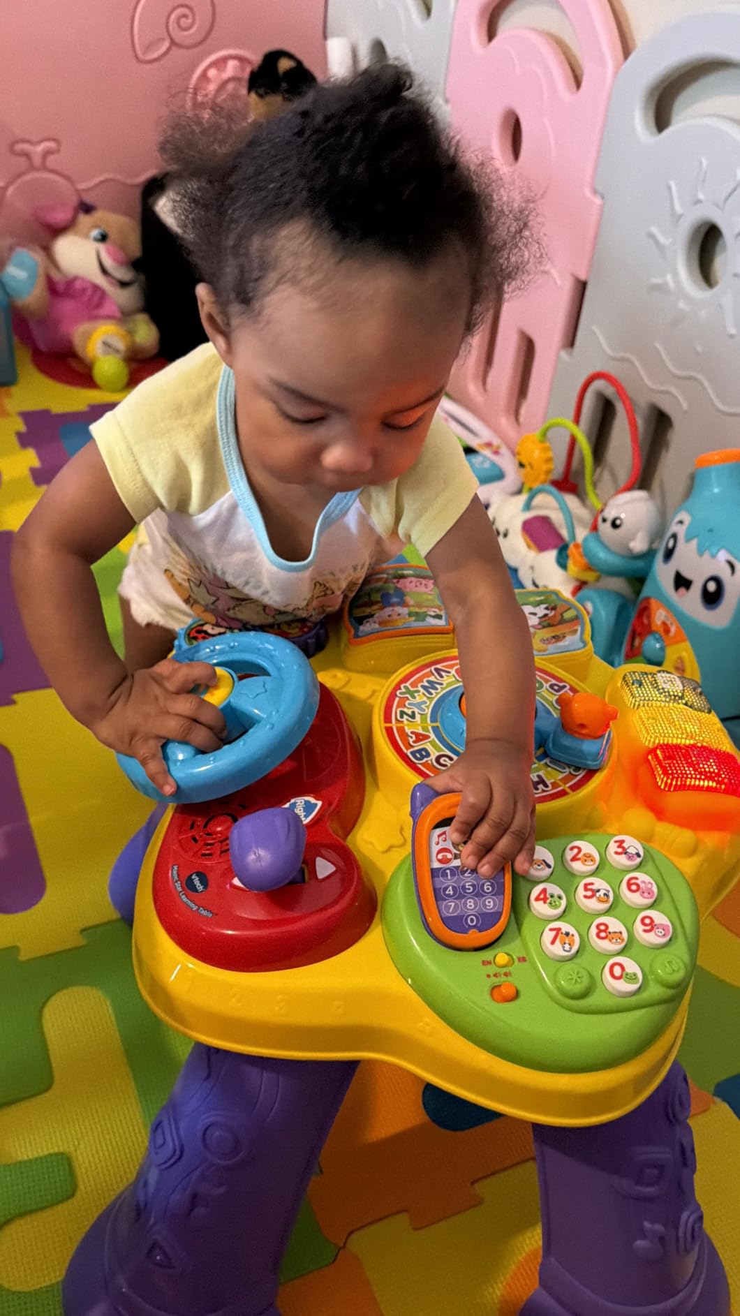 VTech Magic Star Learning Table (Frustration Free Packaging), Yellow customer photo 1