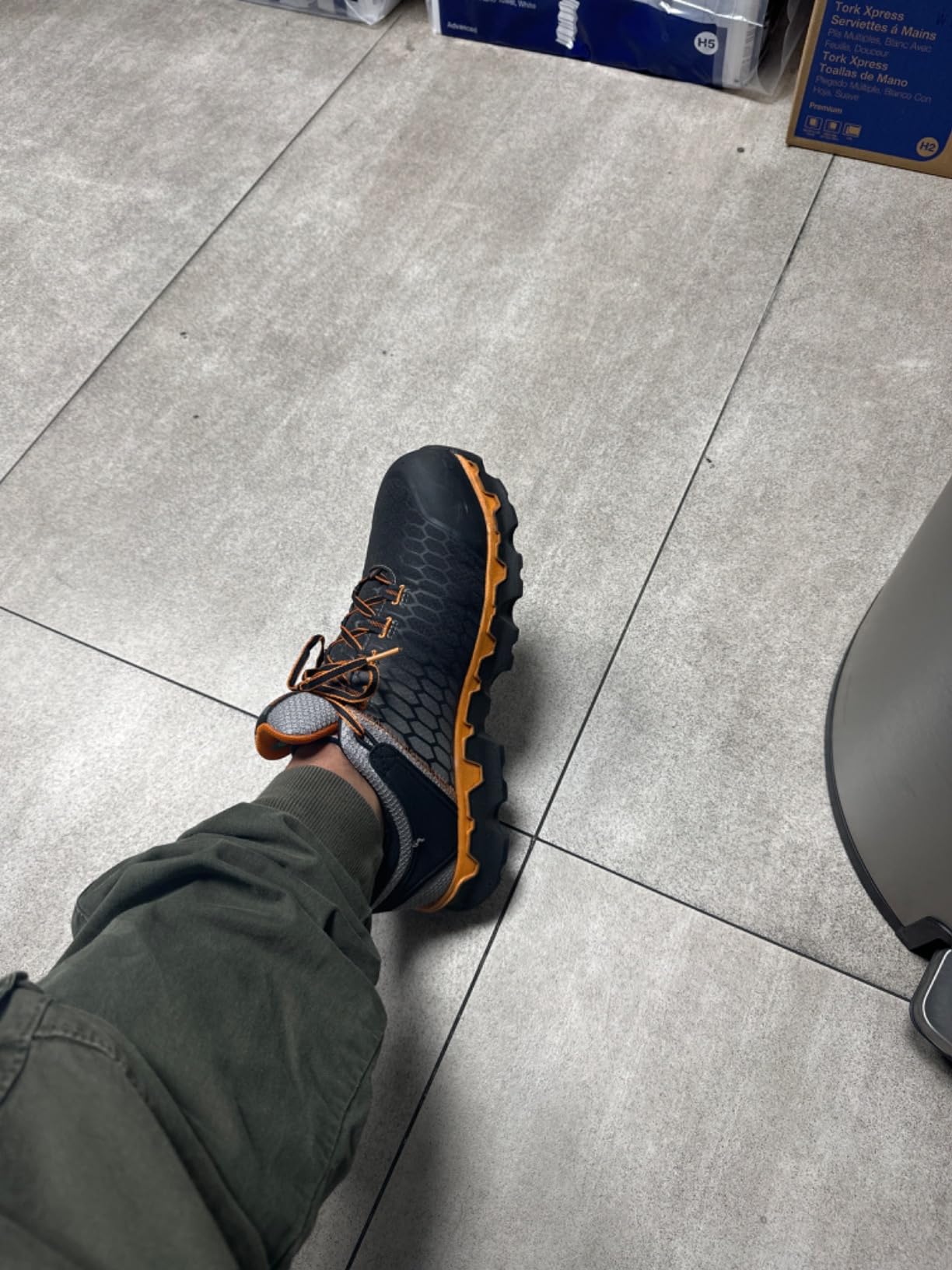 Timberland PRO Mens Powertrain Sport Alloy Safety Toe Static Dissipative Industrial Athletic Work Shoe customer photo 1