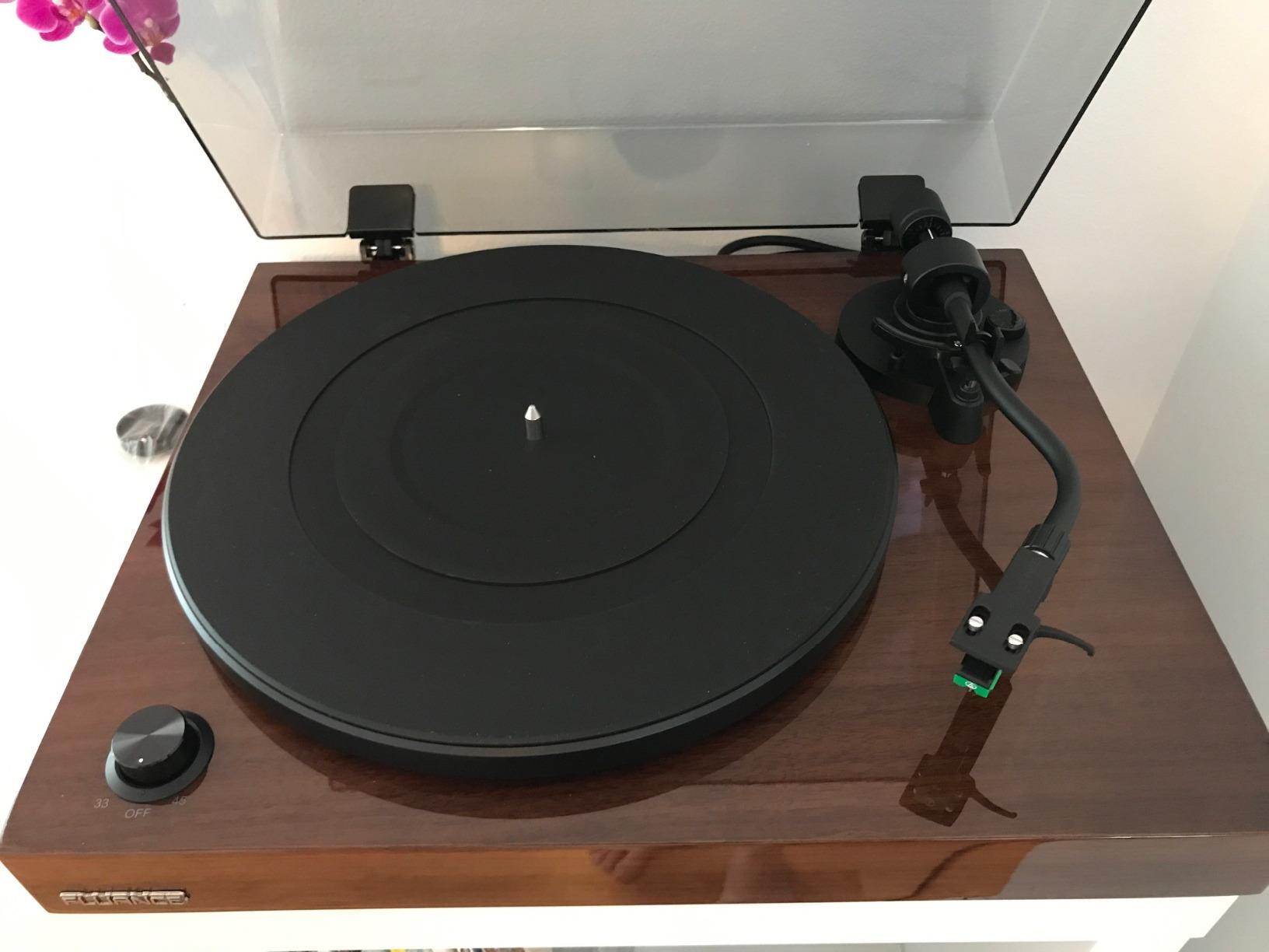 Fluance RT81 Elite High Fidelity Vinyl Turntable Record Player with Audio Technica AT95E Cartridge, Belt Drive, Built-in Preamp, Walnut customer photo 2