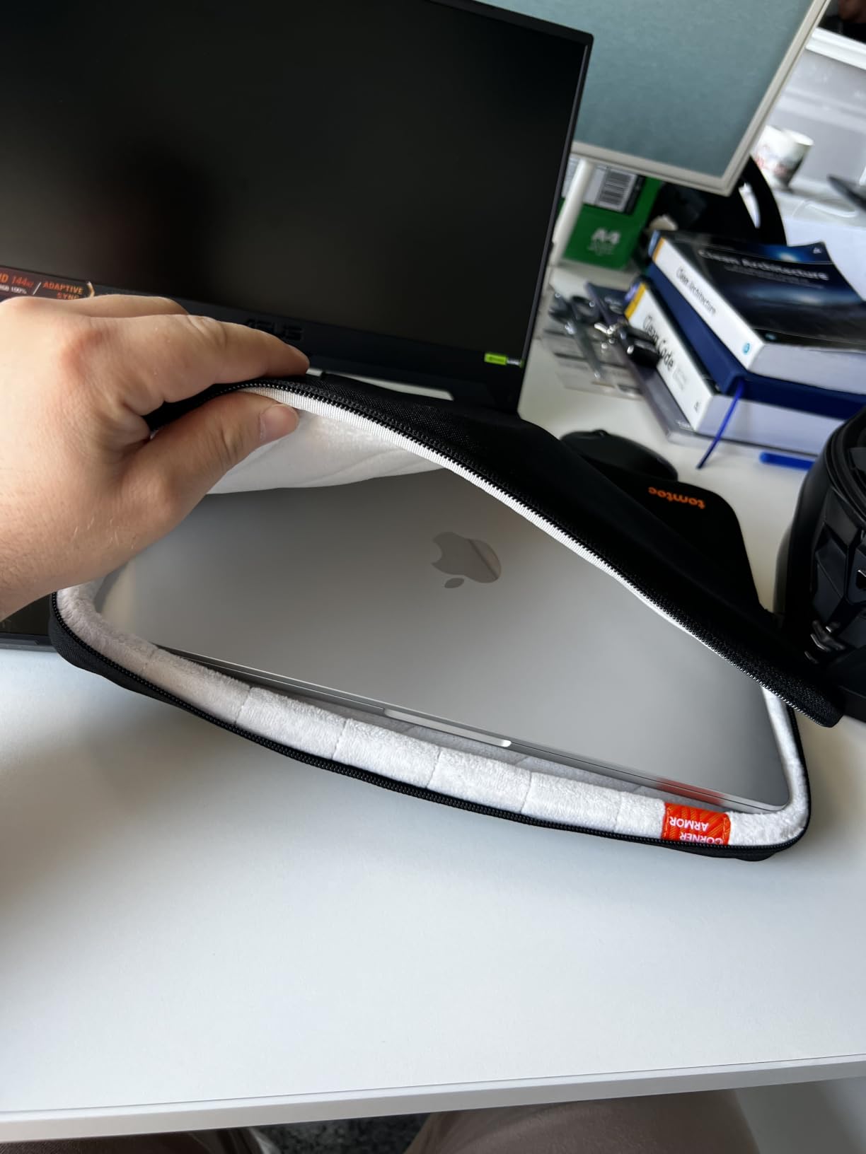 tomtoc 360° Protective Laptop Sleeve for 14-inch MacBook Pro M5 Pro/Max | 2026 A3426 A3427 A3434 M4/M3/M2/M1 A3112 A3401 A3185, Water-Resistant Laptop Case Bag Fits Dell XPS 14 & 13.8
