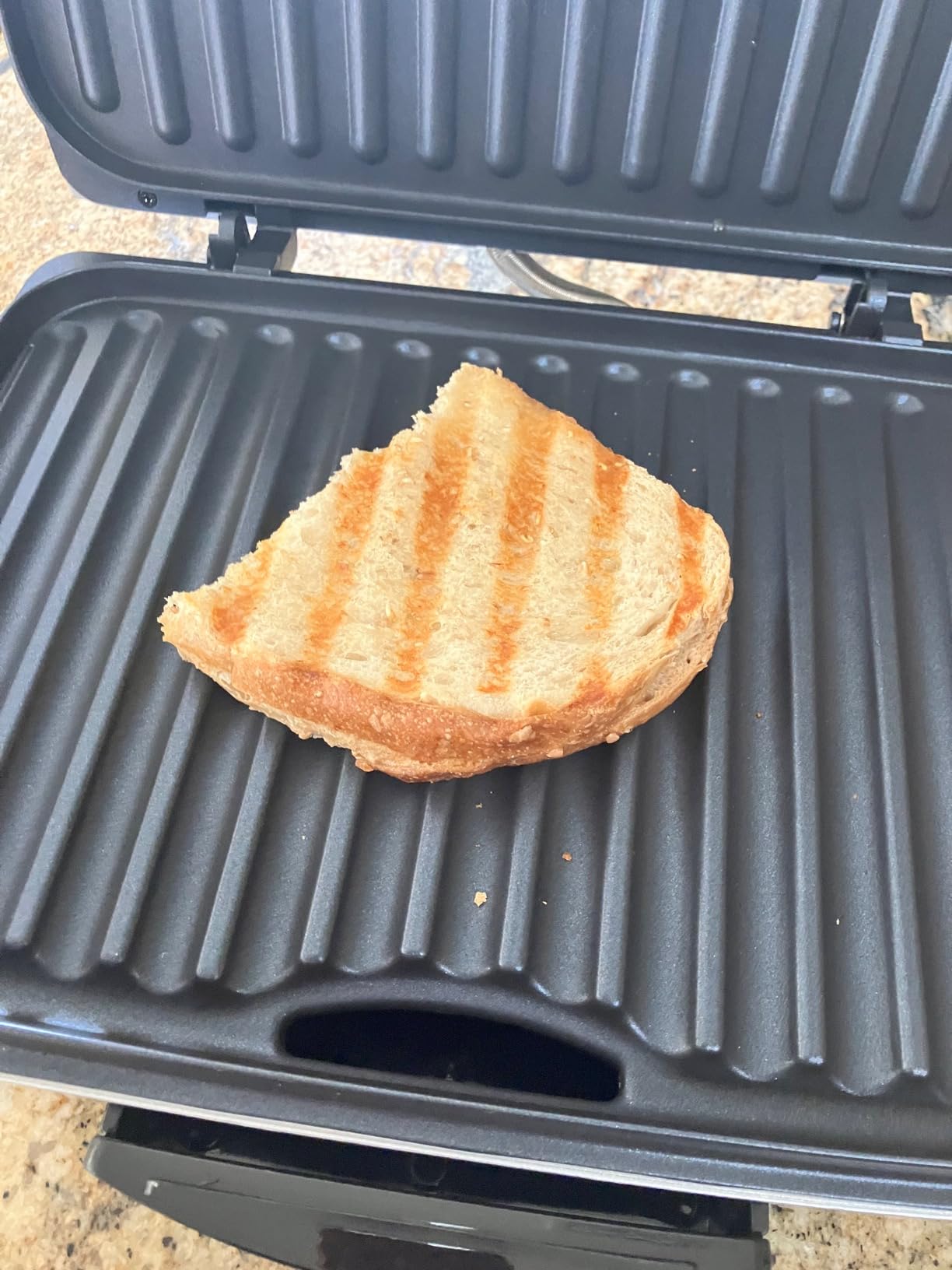 Hamilton Beach Electric Indoor Grill With Floating Hinge For Thicker Food | Large 90 sq. in. PFAS-Free Non-Stick Cooking Surface For 6 Burgers | Easy Clean Plates | 1200 Watts | Silver | 25371MN customer photo 1
