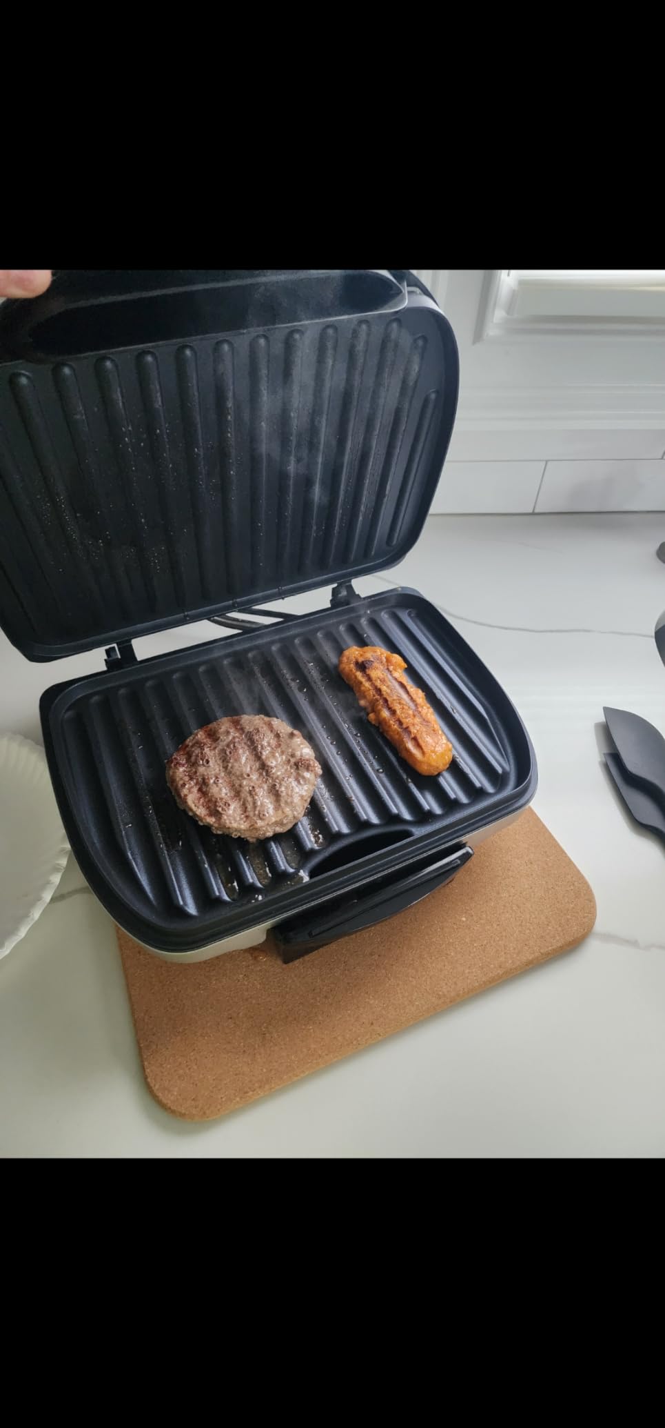 Hamilton Beach Electric Indoor Grill With Floating Hinge For Thicker Food | Large 90 sq. in. PFAS-Free Non-Stick Cooking Surface For 6 Burgers | Easy Clean Plates | 1200 Watts | Silver | 25371MN customer photo 2
