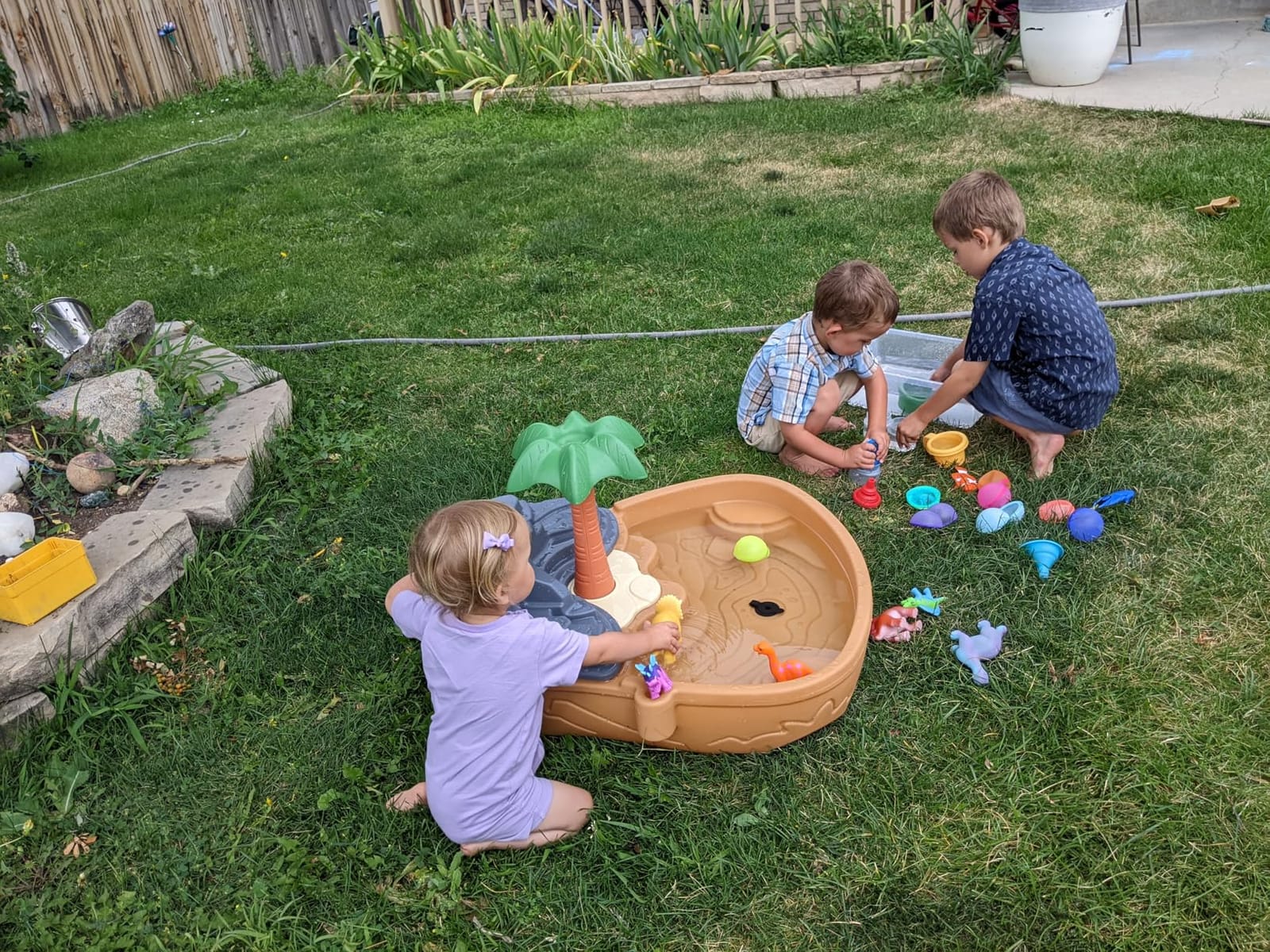 Step2 Dino Dig Sand and Water Table, Kids Activity Sensory Playset, Summer Outdoor Toys, 7 Piece Water Toy Accessories, For Toddlers 2-5 Years Old customer photo 1