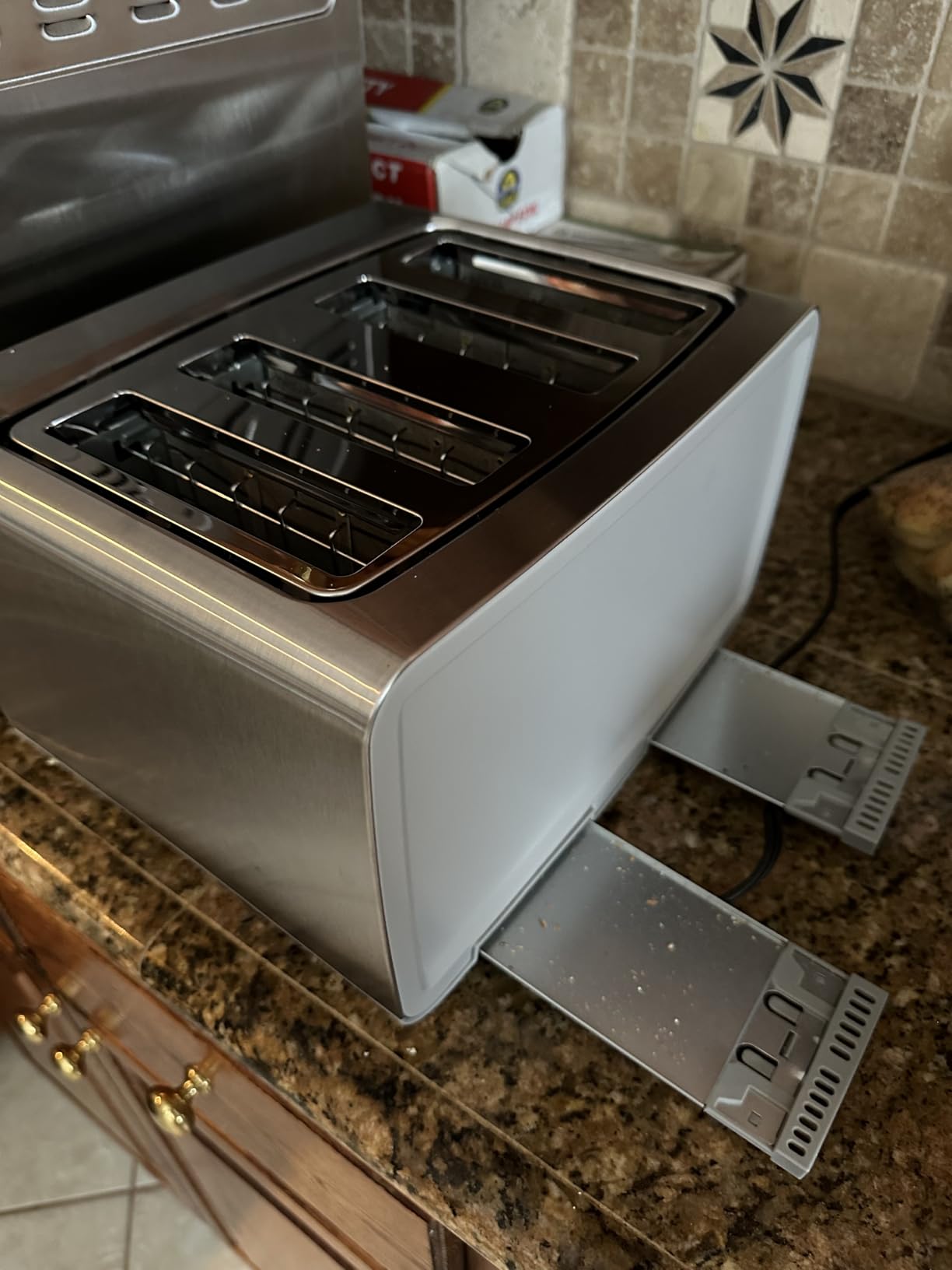 BLACK+DECKER 4-Slice Toaster, Stainless Steel, TR4900SSD customer photo 1
