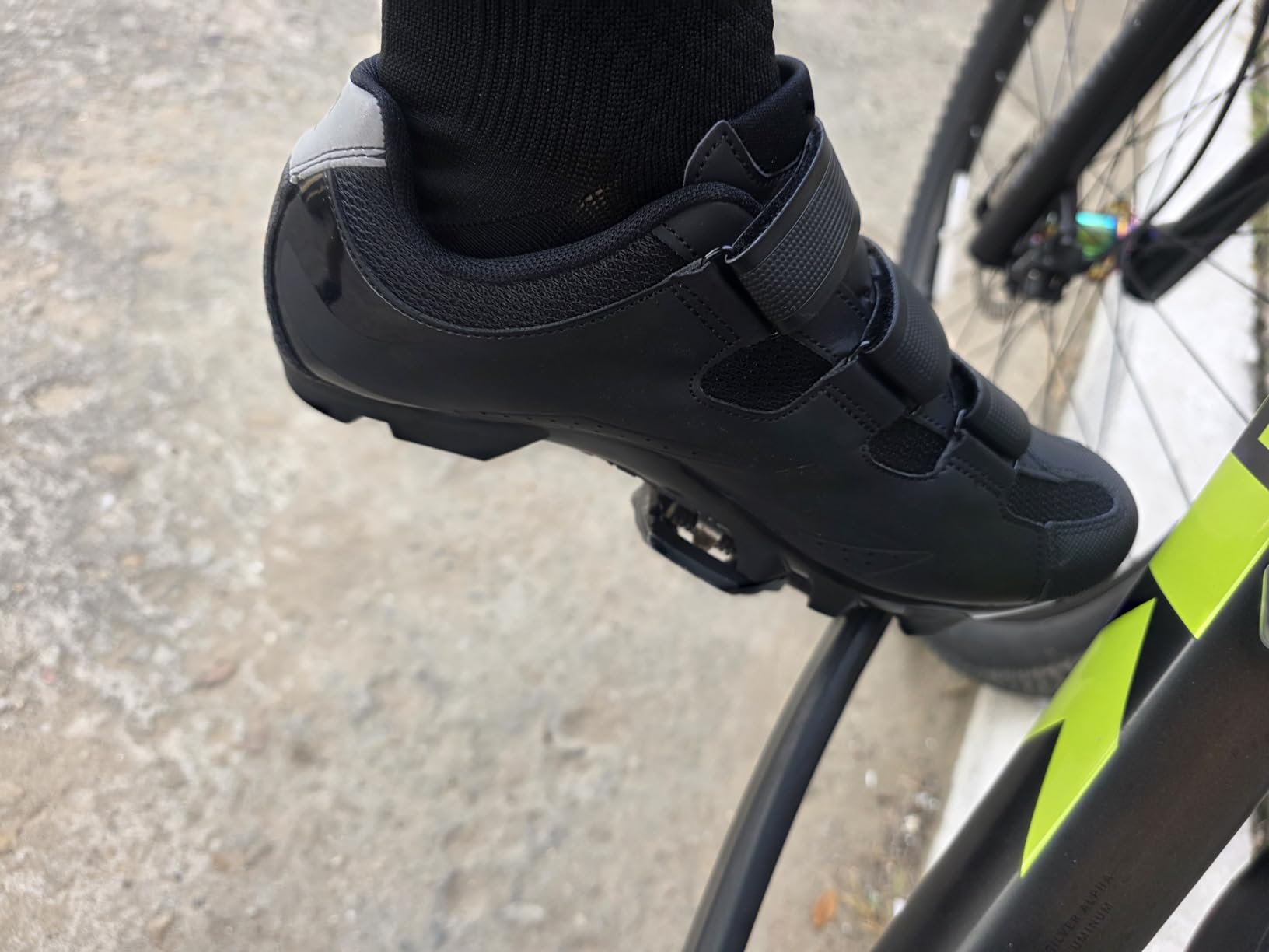 Montagna Men's Mountain Bike Shoes for SPD Pedals - Gravel & Trail Cycling Shoes - Compatible with SPD Cleats - No Cleats Included customer photo 2