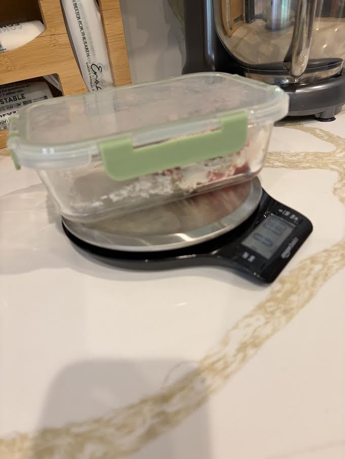 Amazon Basics Digital Kitchen Scale with LCD Display, Tare Function, Multiple Units, Weighs up to 11 Pounds, Batteries Included, Black and Stainless Steel customer photo 2
