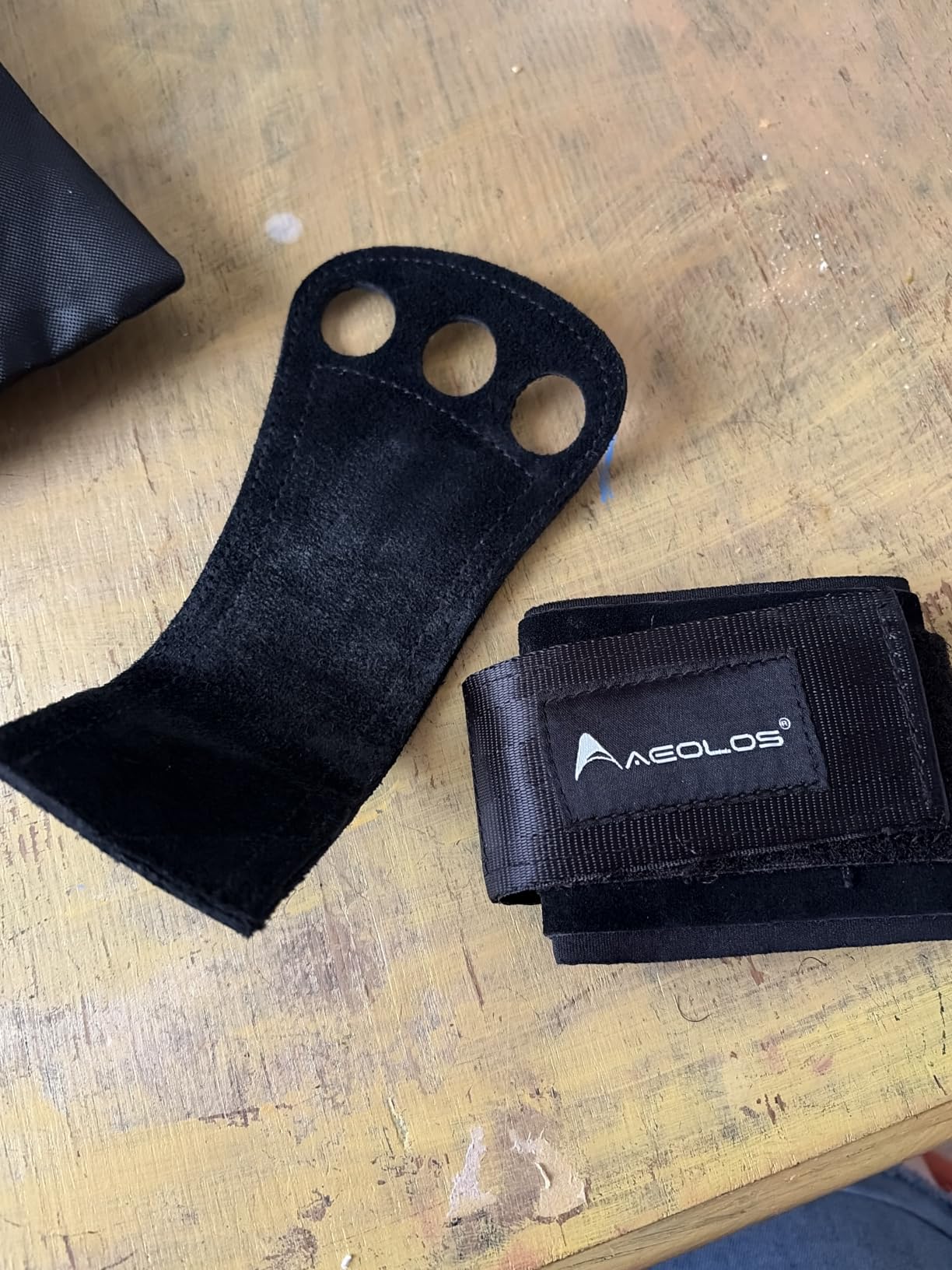AEOLOS Leather Gymnastics Hand Grips-Great for Gymnastics,Pull up,Weight Lifting,Kettlebells and Cross Training customer photo 1